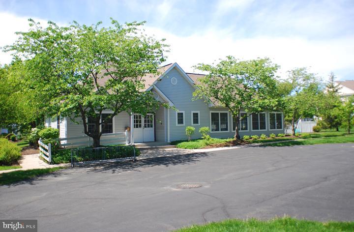 BROOKSTONE - Residential