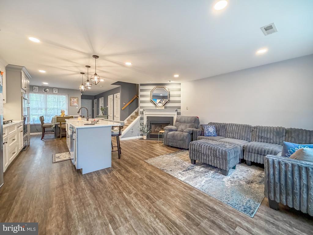 BROOKSTONE - Residential