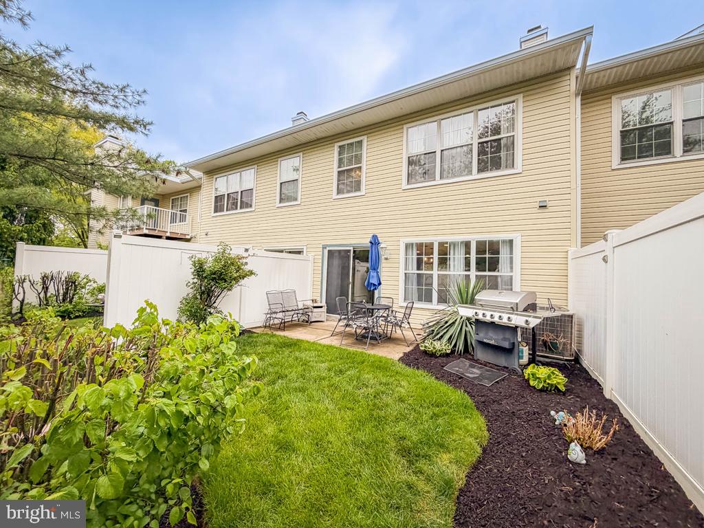 BROOKSTONE - Residential