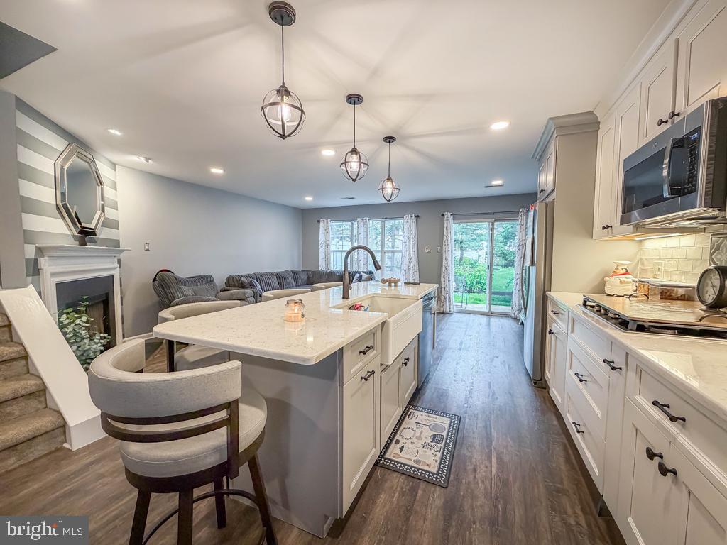 BROOKSTONE - Residential