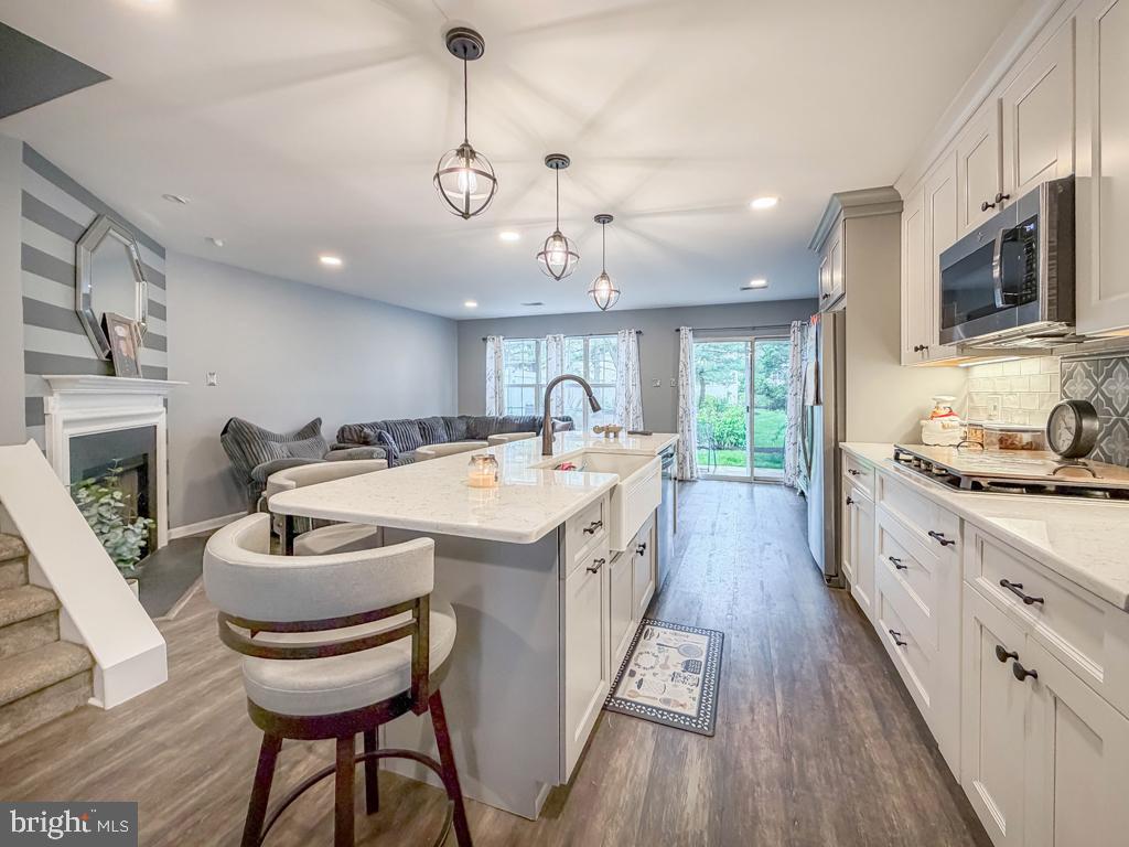 BROOKSTONE - Residential