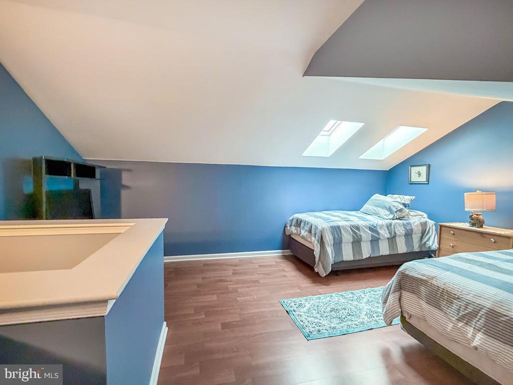 BROOKSTONE - Residential