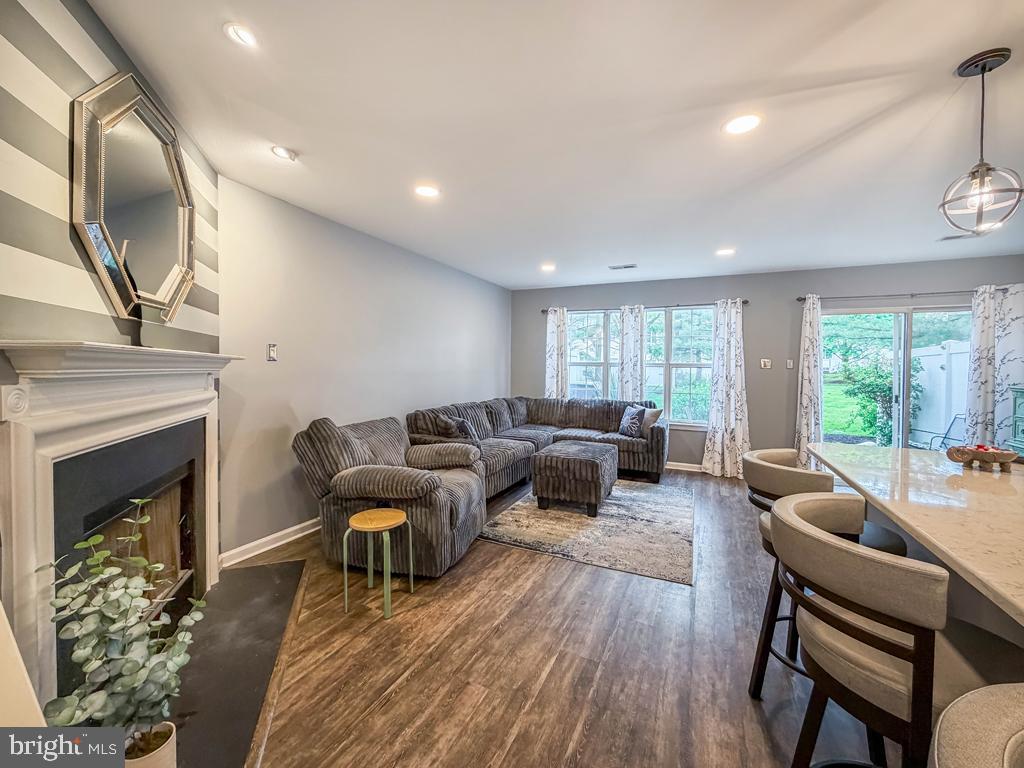 BROOKSTONE - Residential