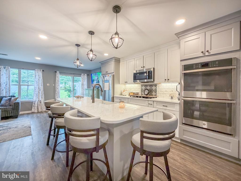 BROOKSTONE - Residential