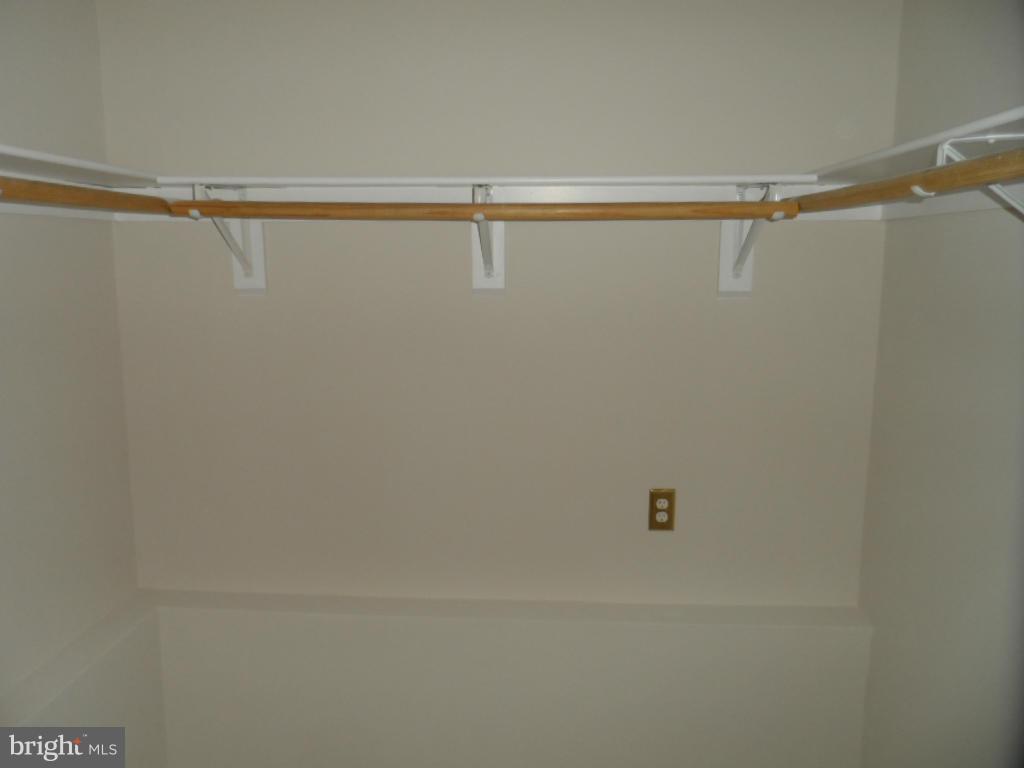 ST CHARLES SUB - HUNTINGTON - Residential Lease