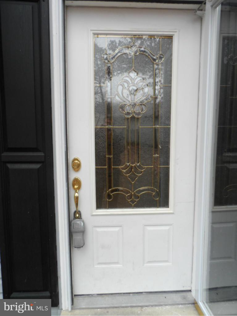 ST CHARLES SUB - HUNTINGTON - Residential Lease