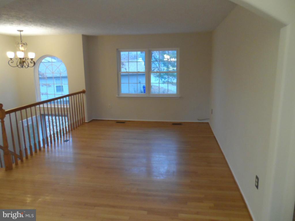 ST CHARLES SUB - HUNTINGTON - Residential Lease