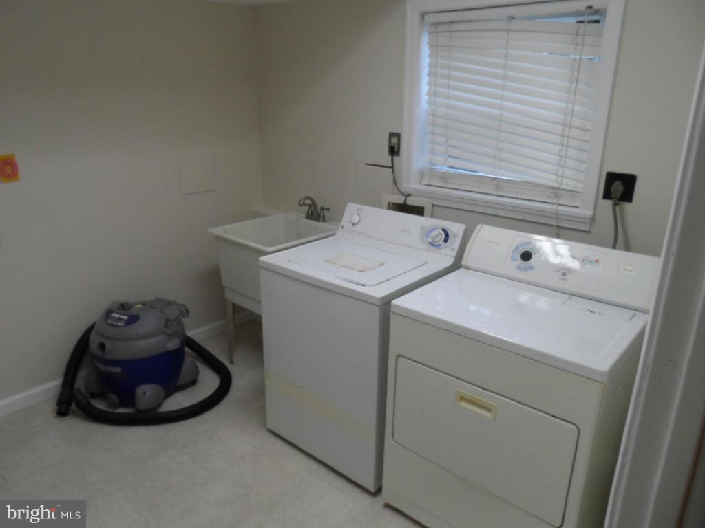 ST CHARLES SUB - HUNTINGTON - Residential Lease