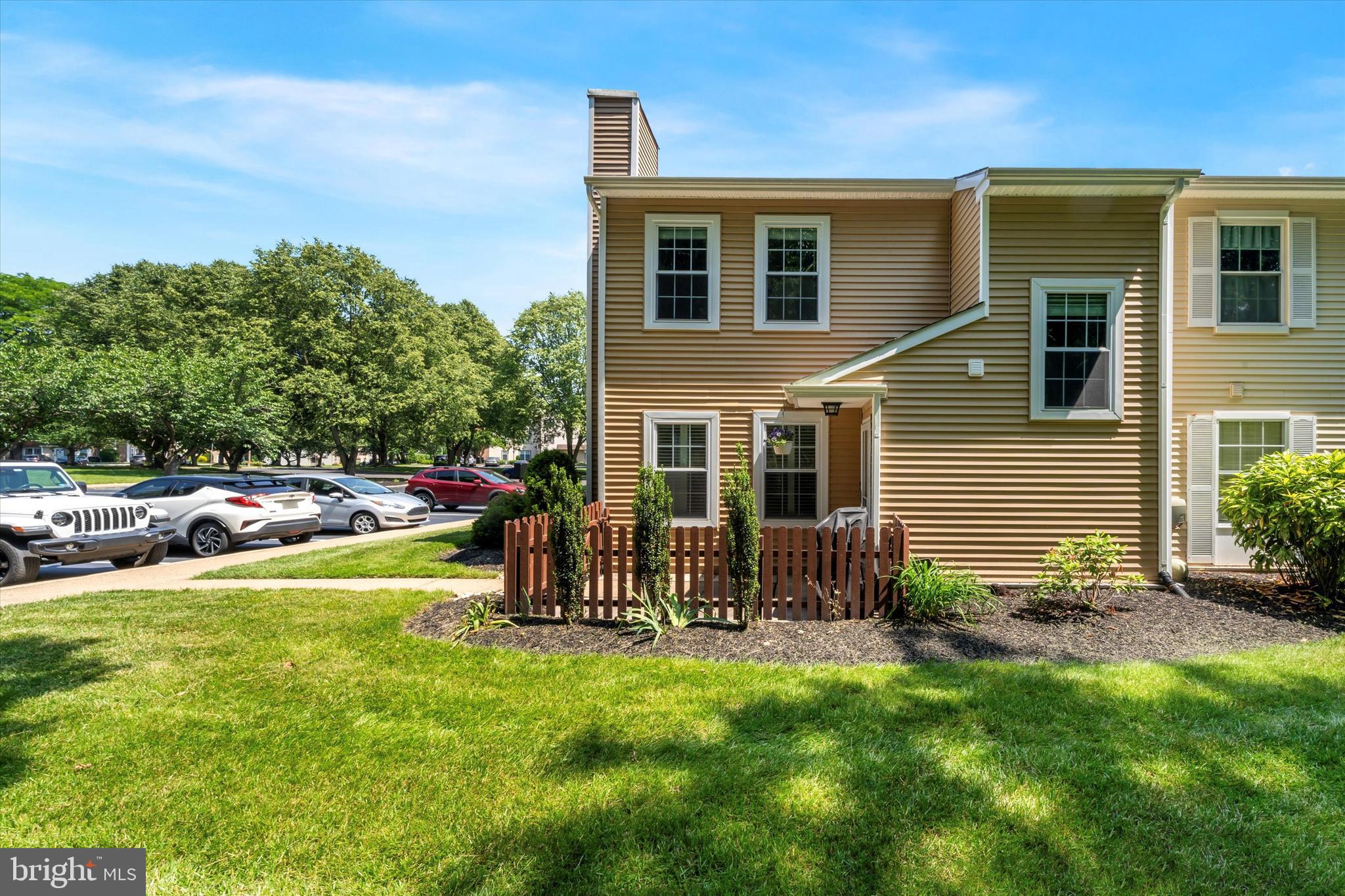 SAW MILL VALLEY - Residential