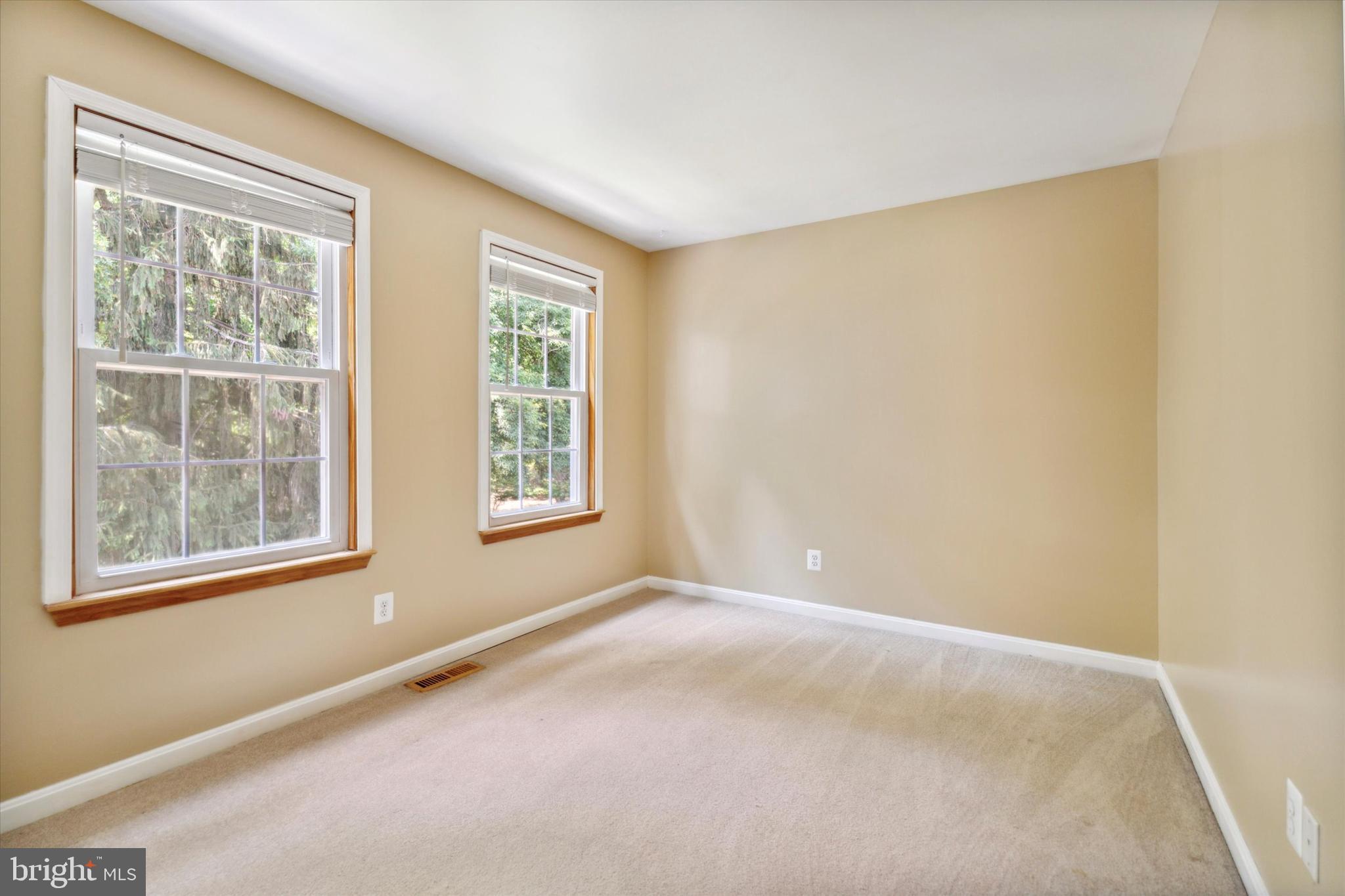 SAW MILL VALLEY - Residential