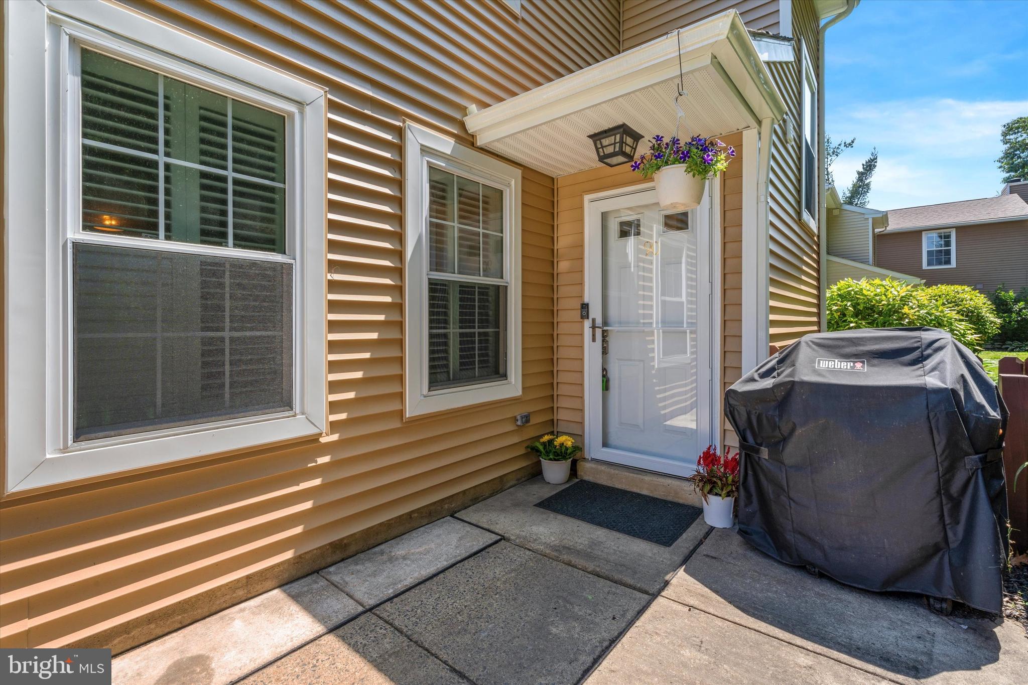 SAW MILL VALLEY - Residential