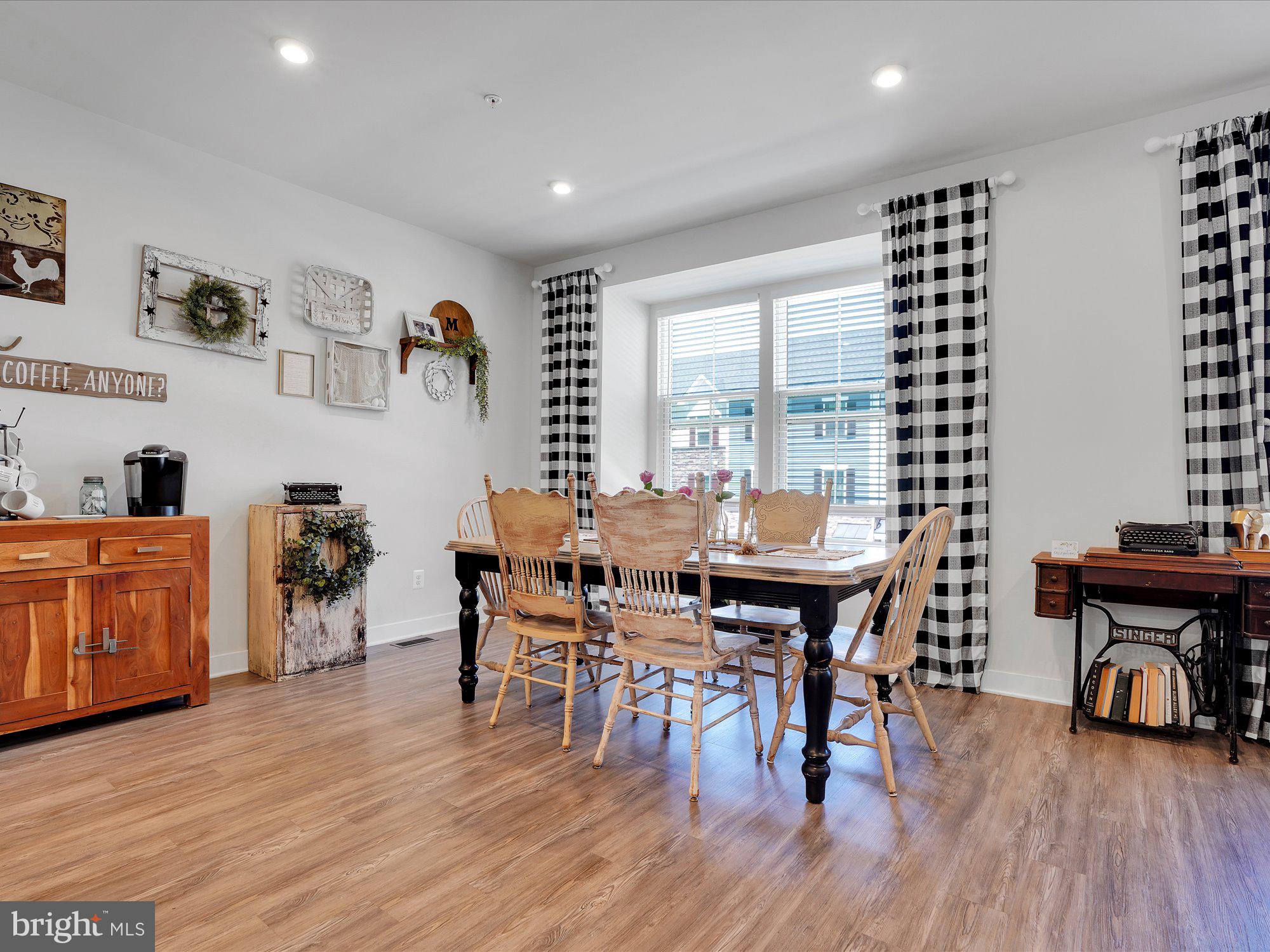 REGENTS GLEN - Residential