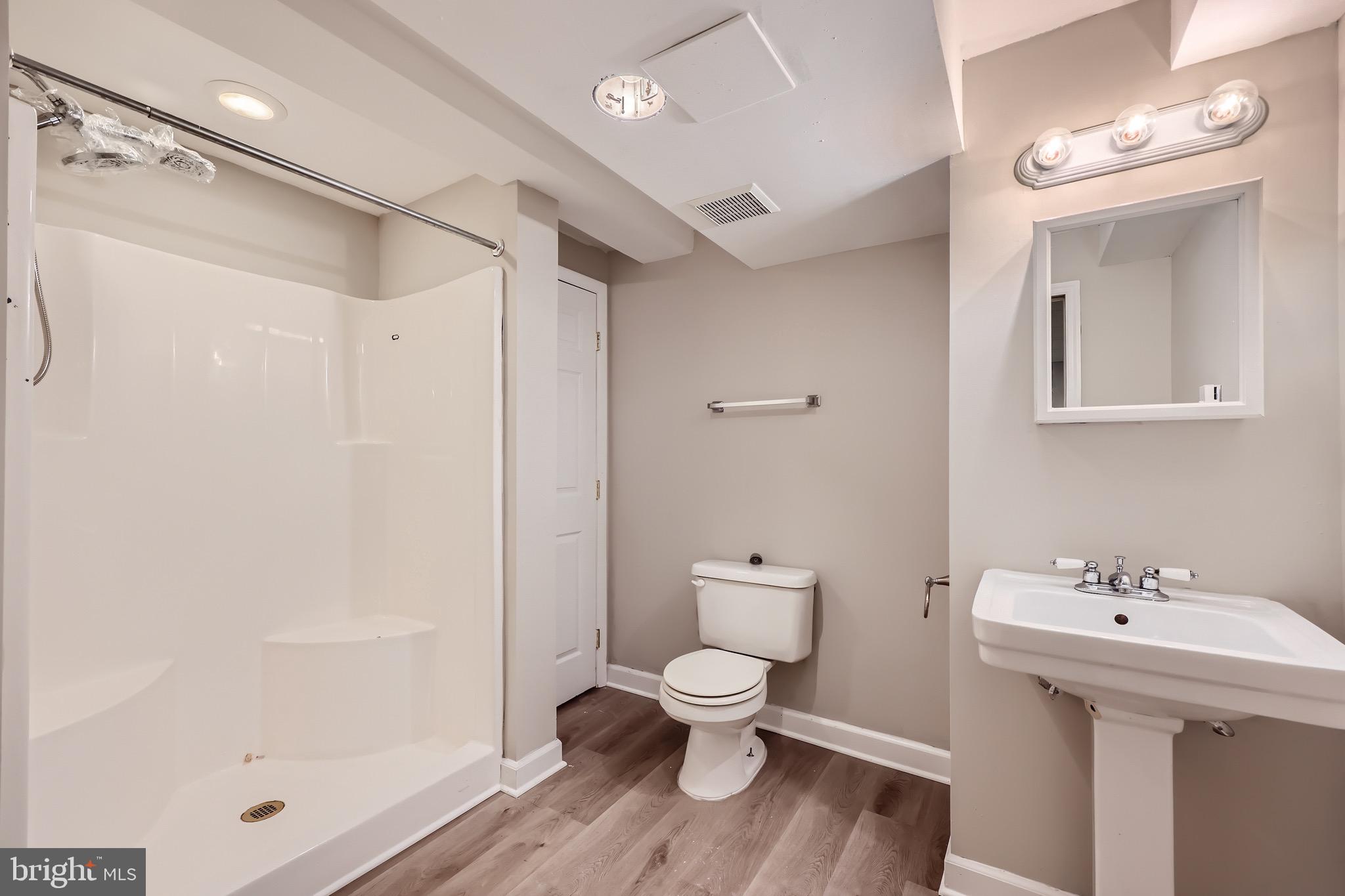 LONG BAR HARBOR - Residential Lease