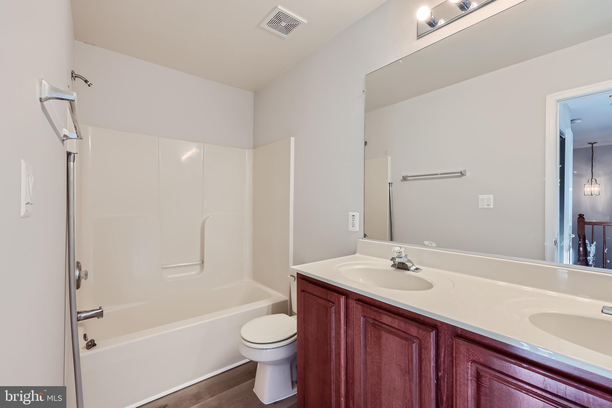 LONG BAR HARBOR - Residential Lease