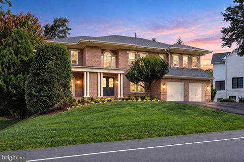 Photo of 9082 Best Bower Court, VIENNA, VA 22182 (MLS # VAFX2342470)