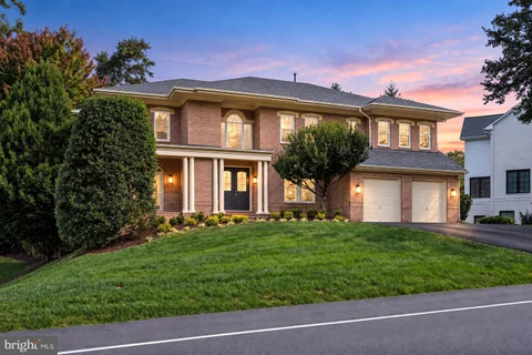 9082 Best Bower Court, Vienna, VA MLS: VAFX2342470