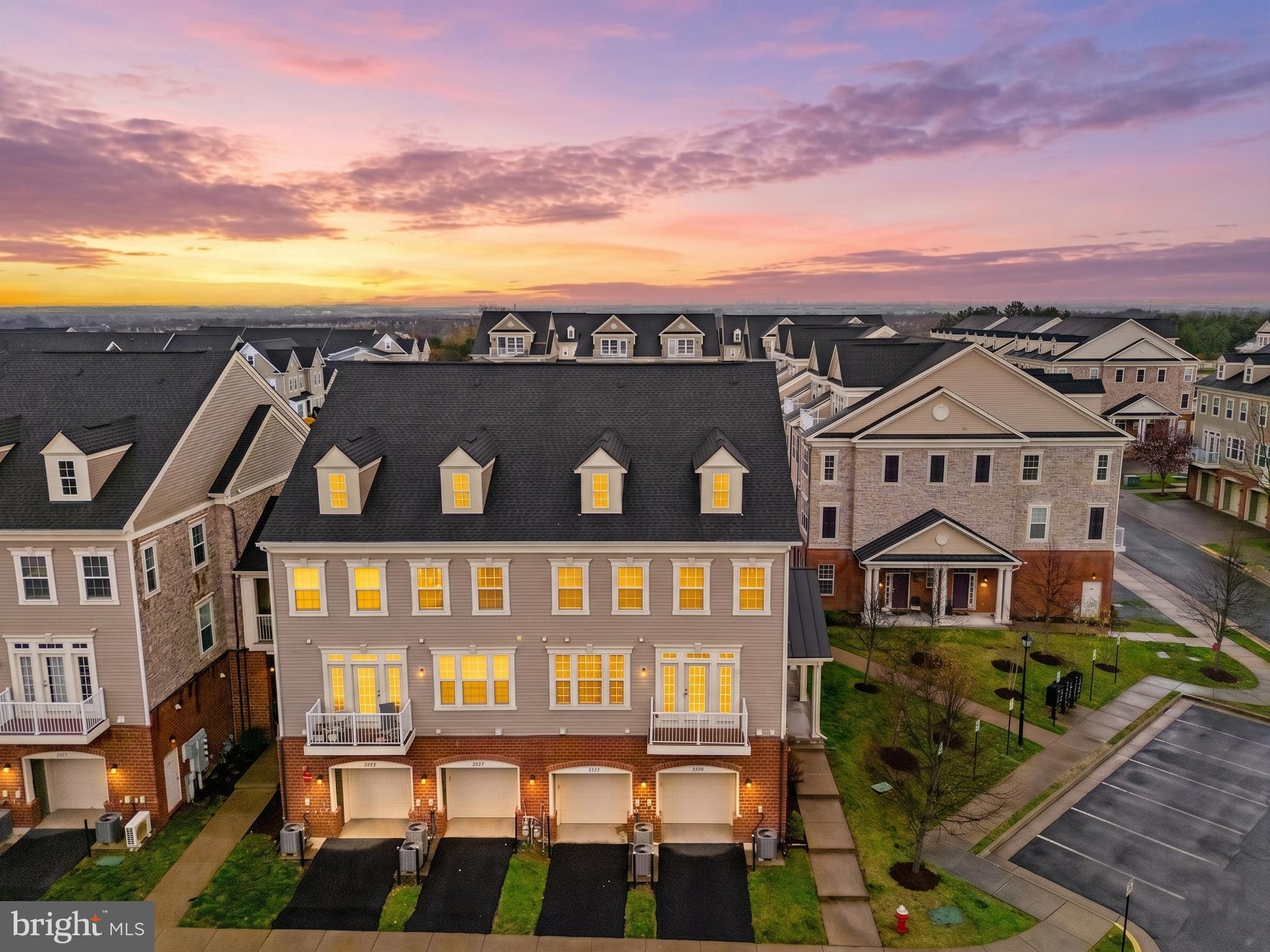42558 SUNSET RIDGE SQUARE