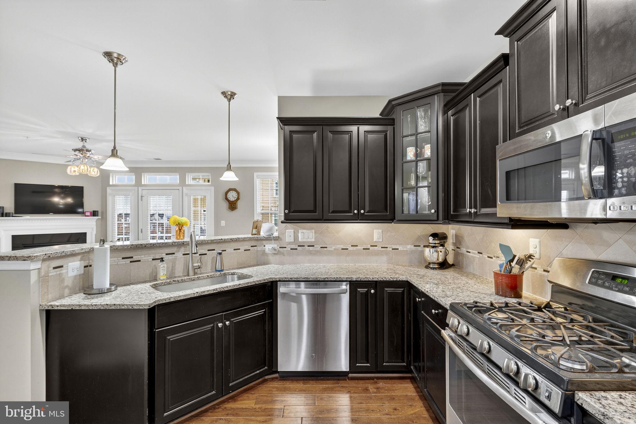 42558 SUNSET RIDGE SQUARE