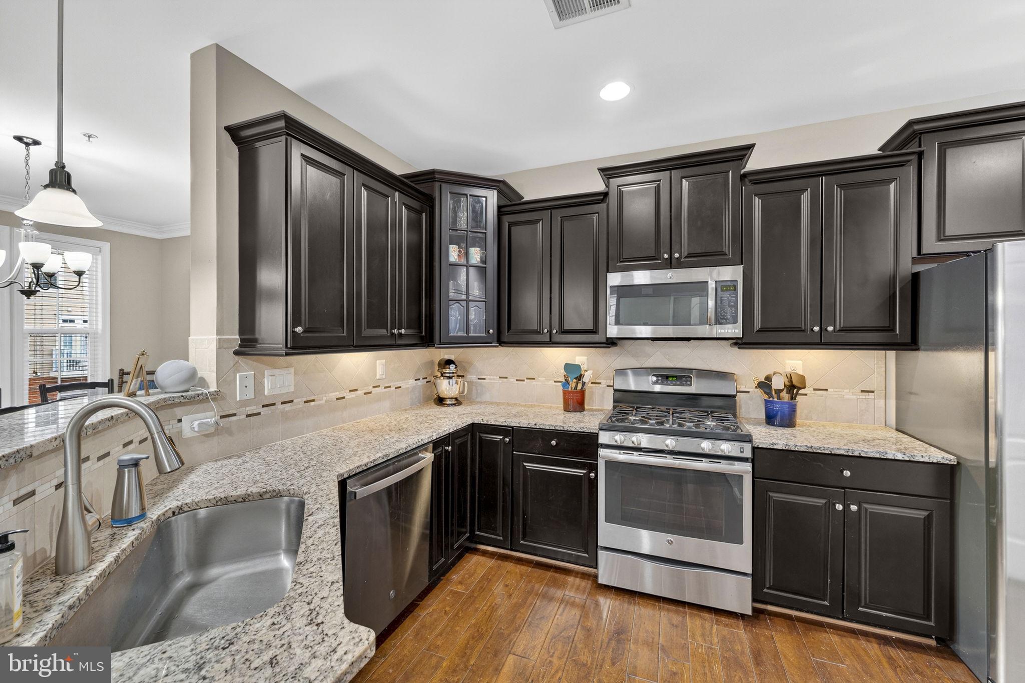 42558 SUNSET RIDGE SQUARE
