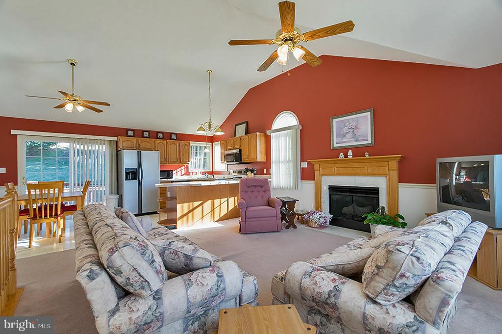 COLONIAL PARK - Residential