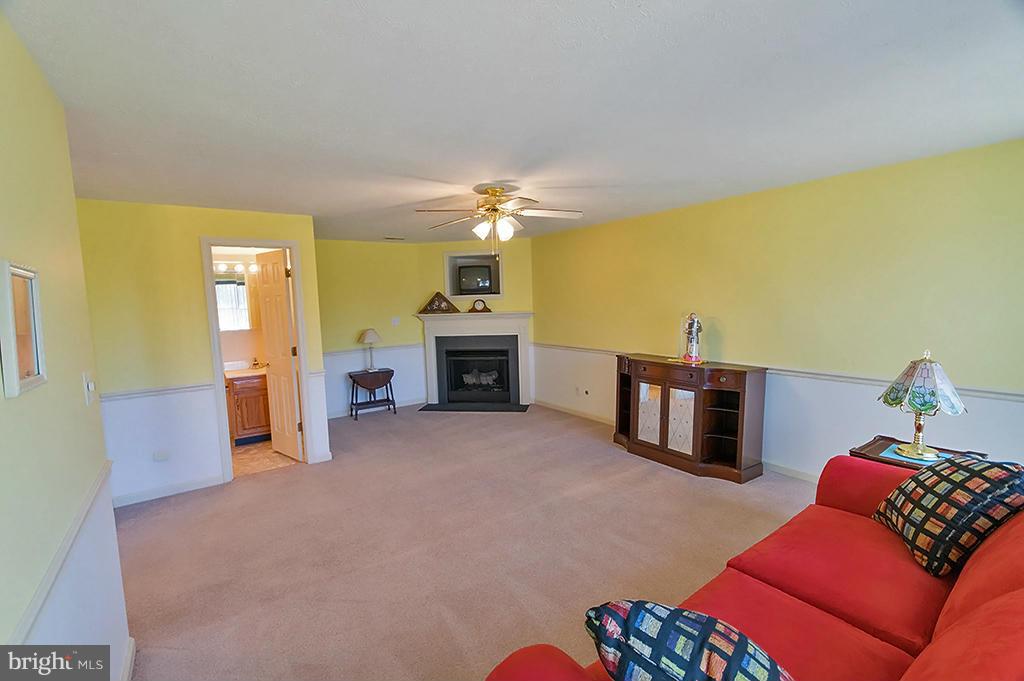 COLONIAL PARK - Residential