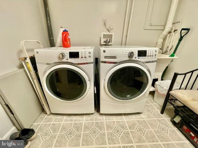 CALVERTON TOWNES - Residential