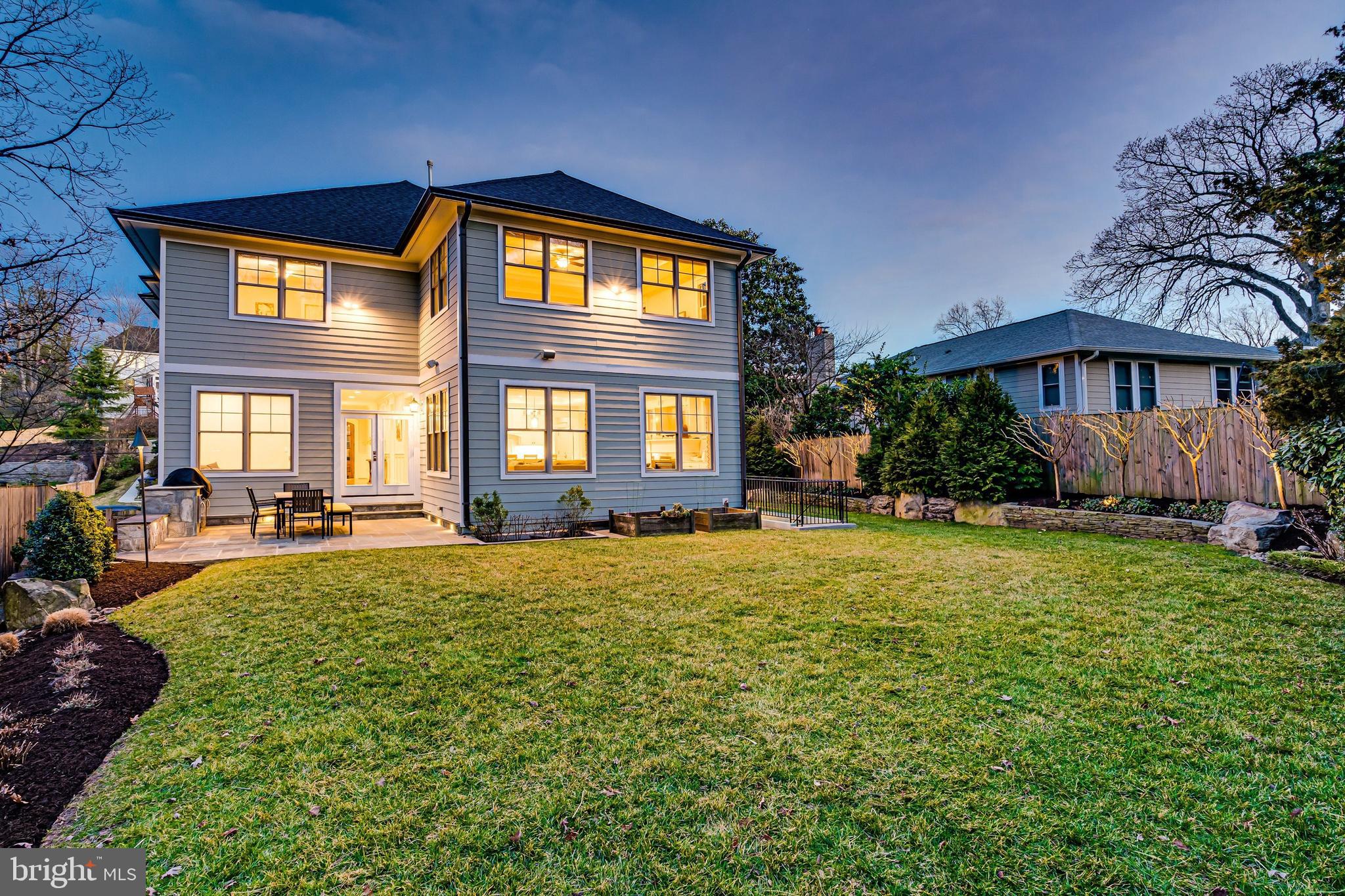 CRESCENT HILLS - Residential