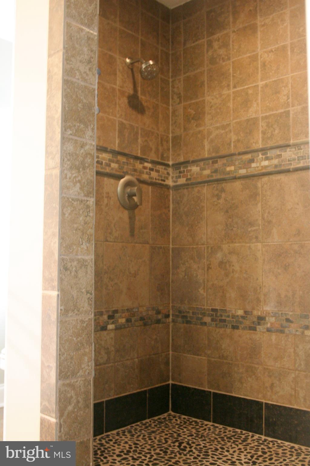 ARUNDEL ACRES - Residential Lease