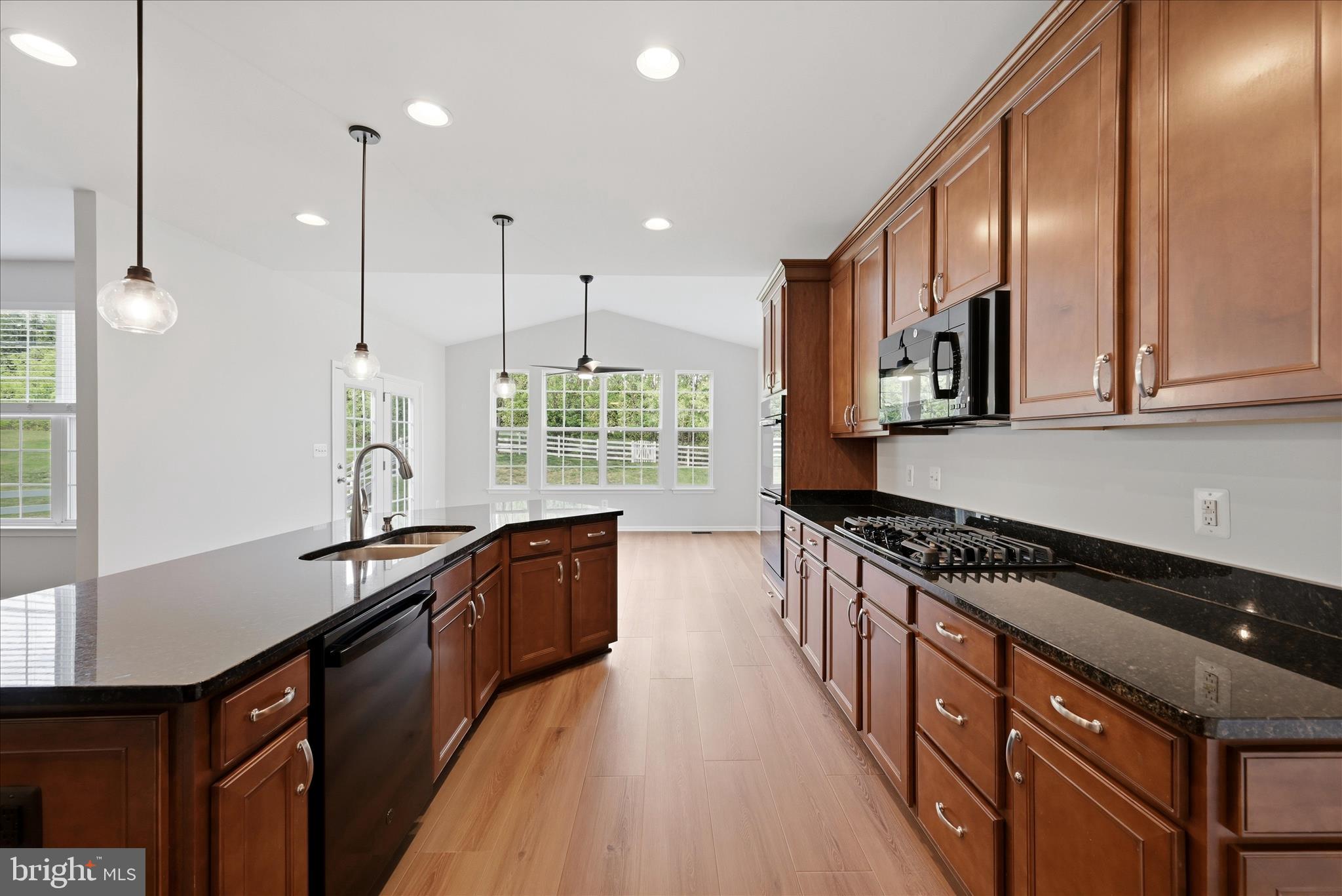 MOUNTAIN VALLEY - Residential