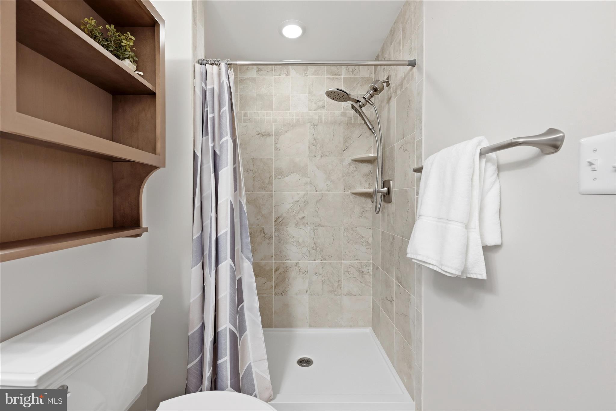 MOUNTAIN VALLEY - Residential