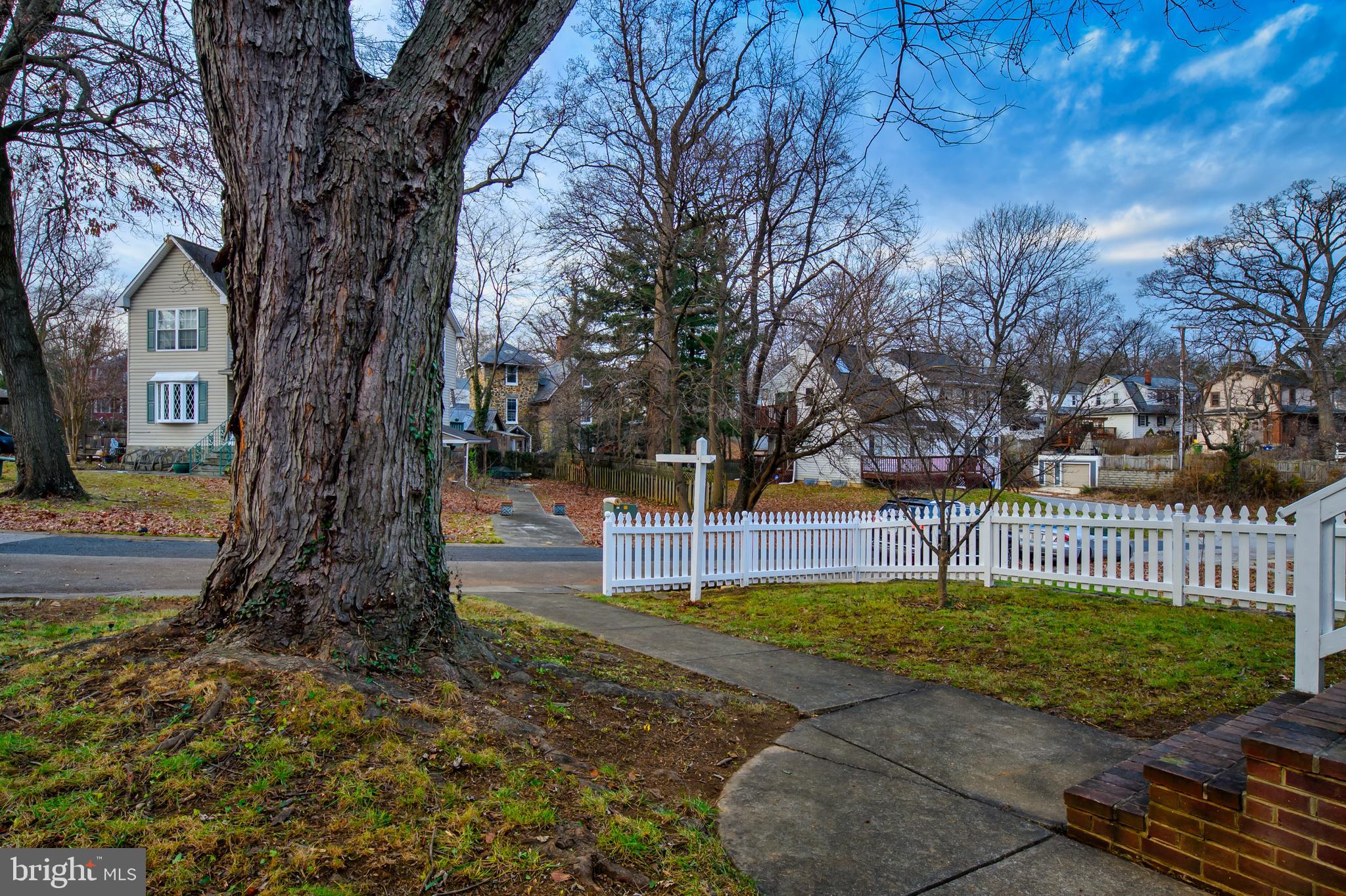 TEN HILLS - Residential