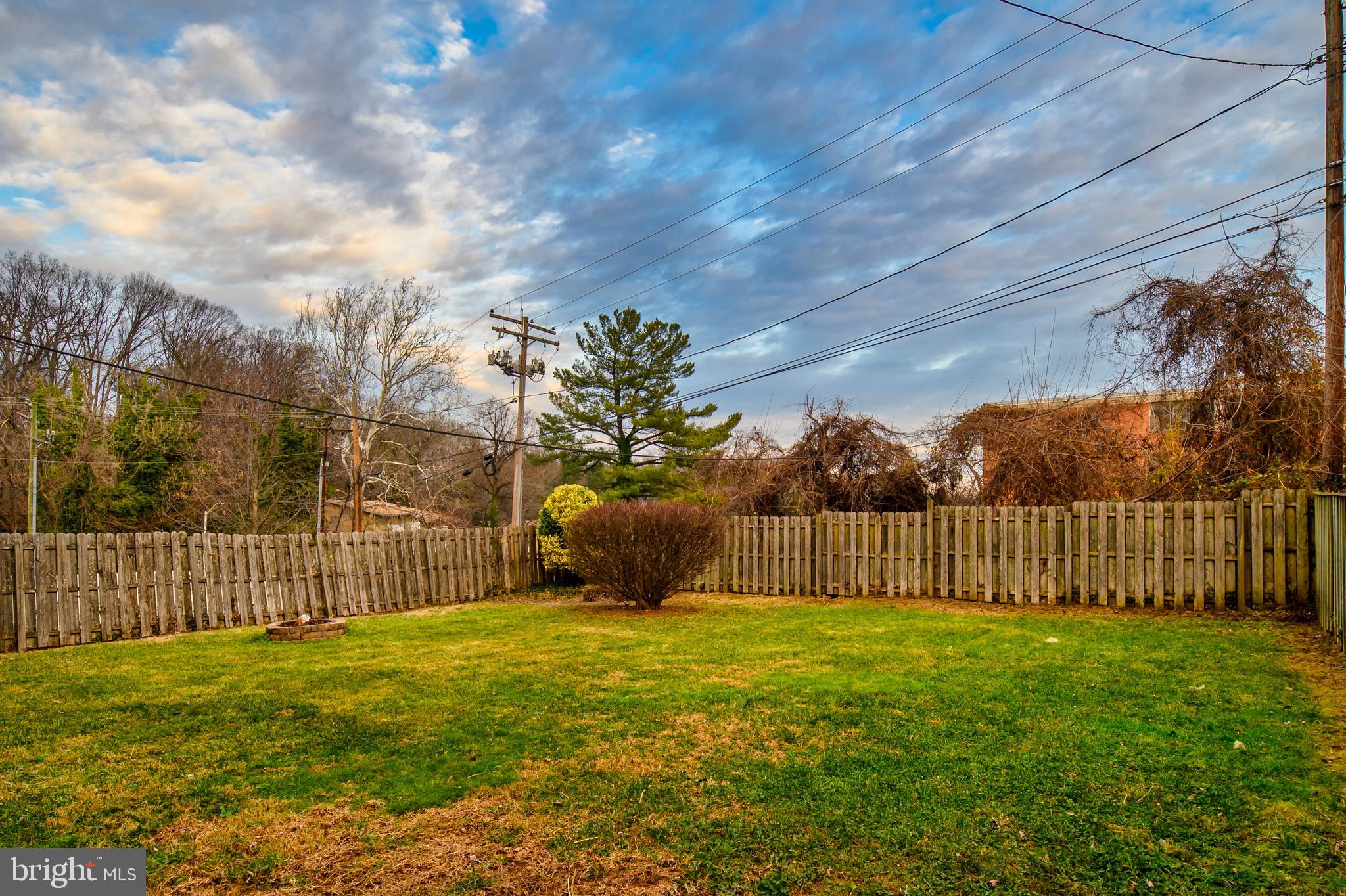 TEN HILLS - Residential