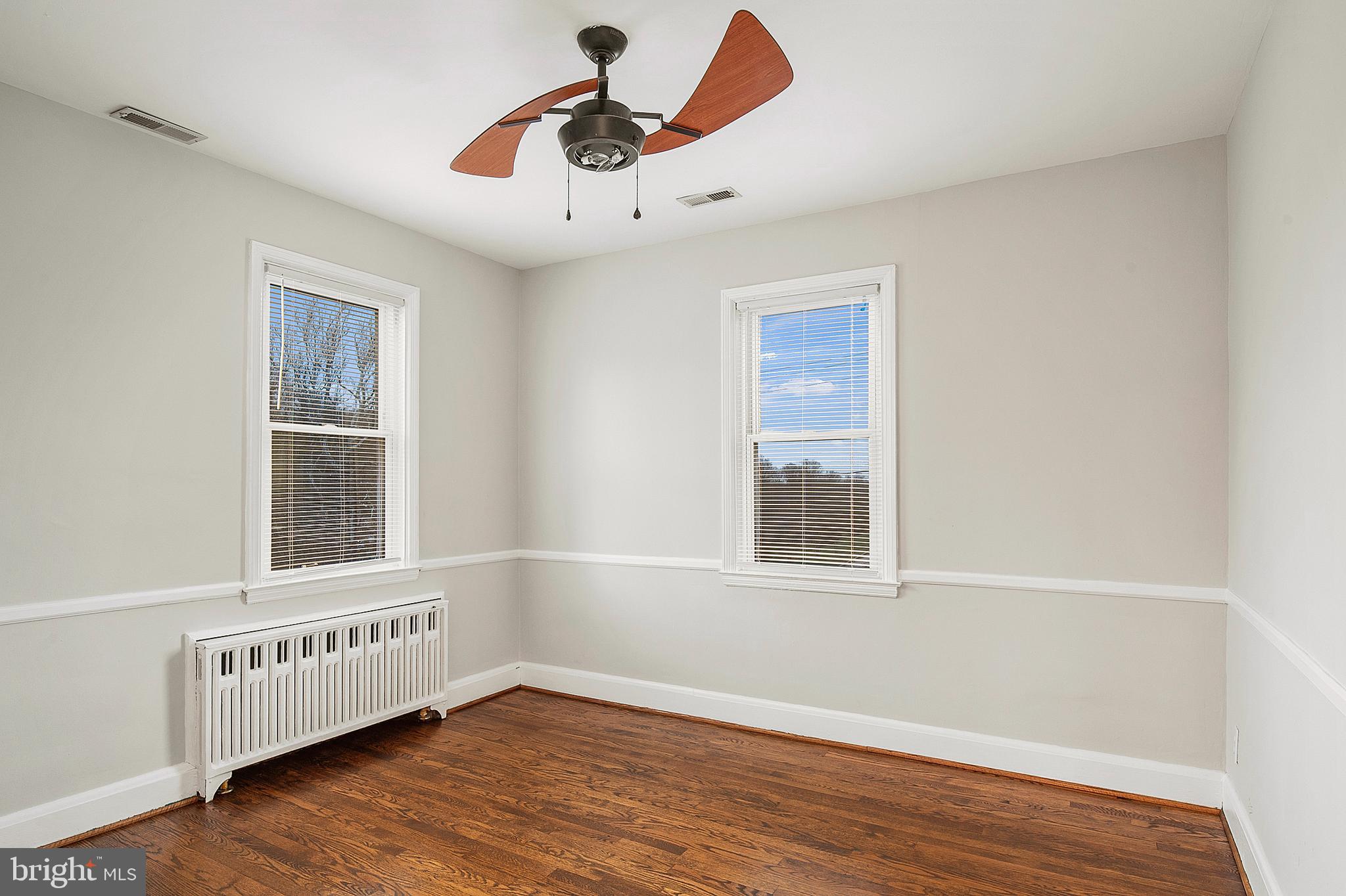 TEN HILLS - Residential