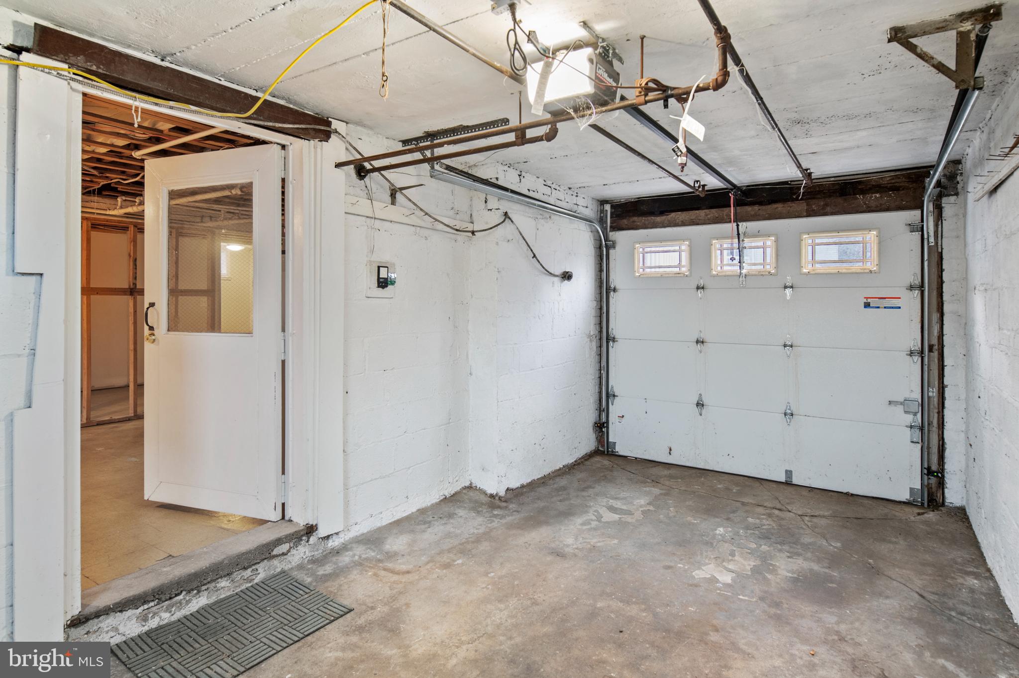 TEN HILLS - Residential