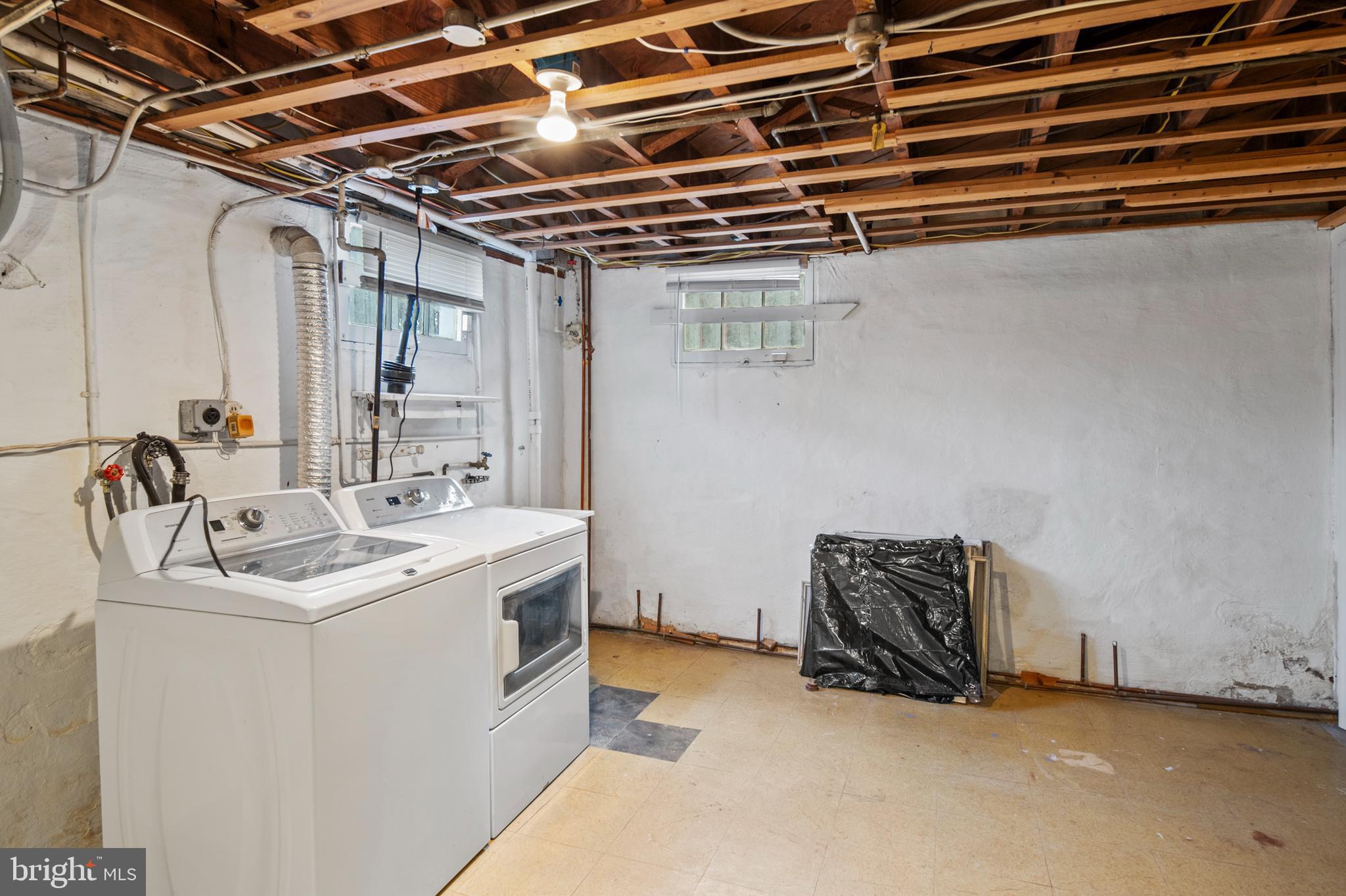 TEN HILLS - Residential