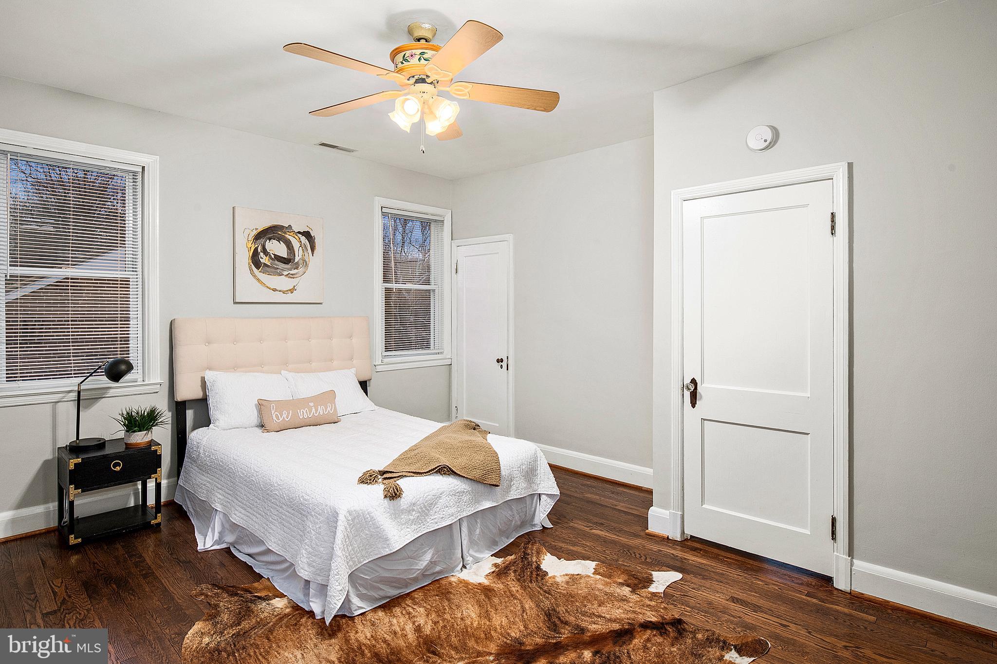 TEN HILLS - Residential