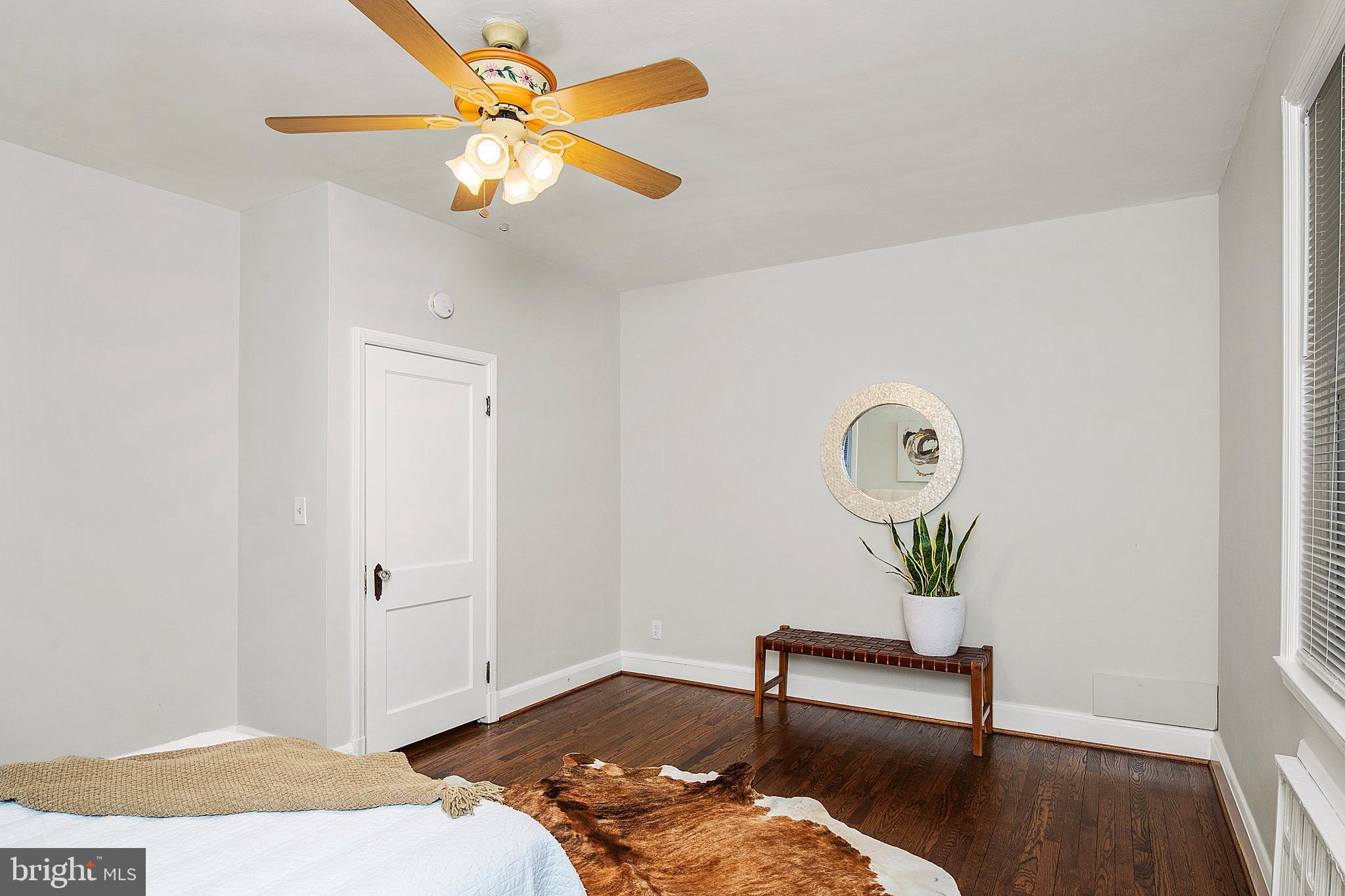 TEN HILLS - Residential