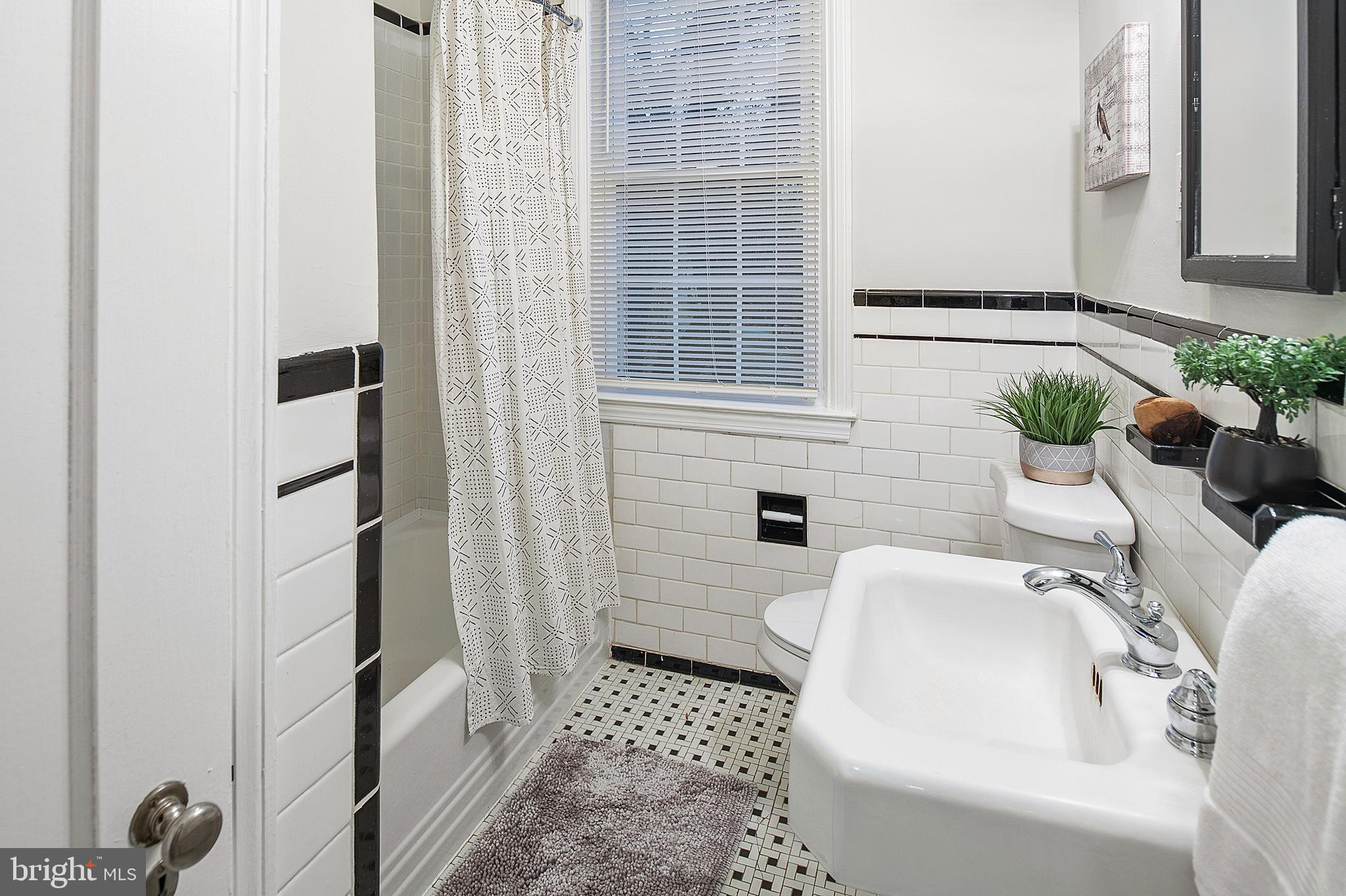 TEN HILLS - Residential