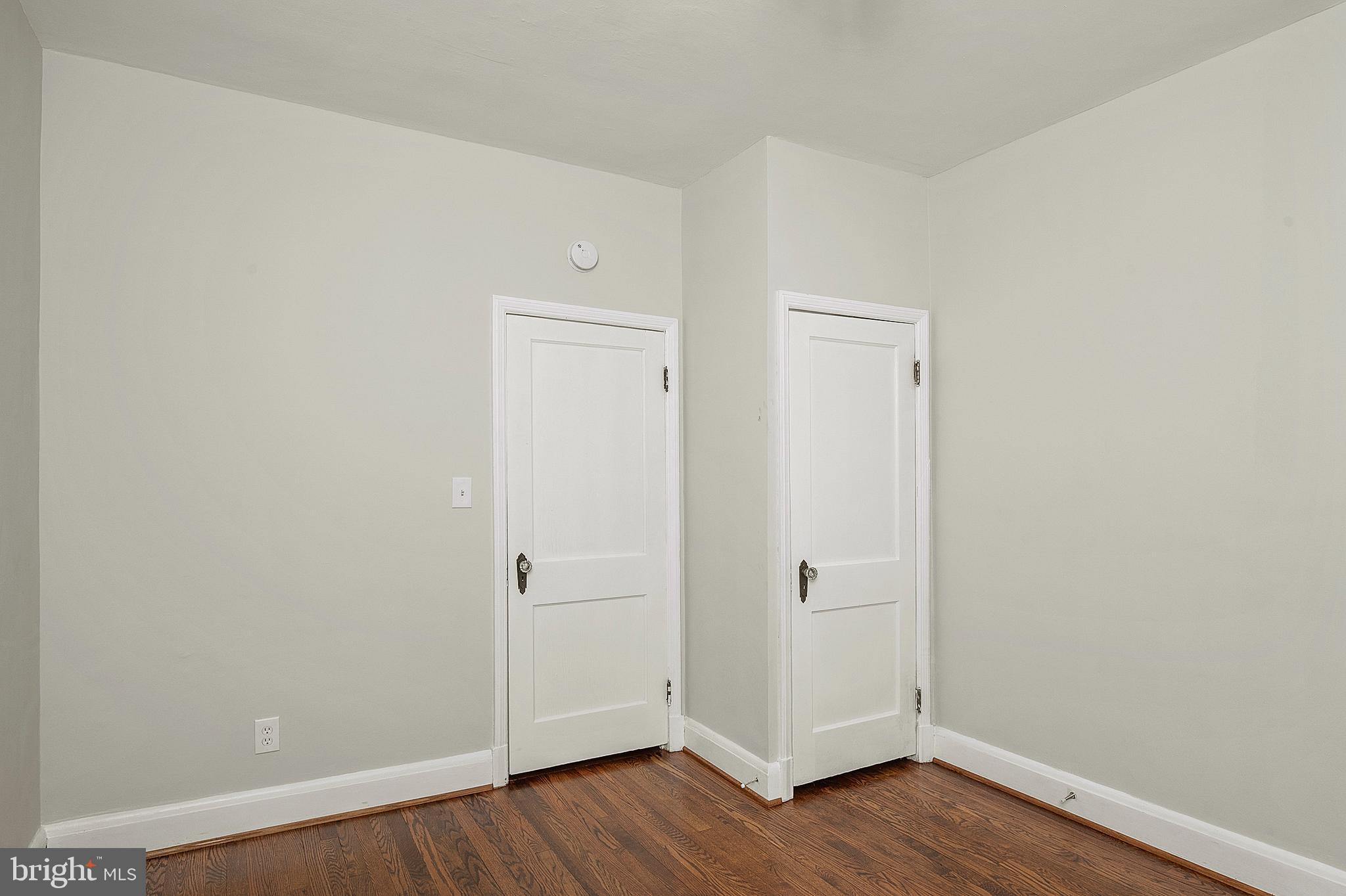 TEN HILLS - Residential