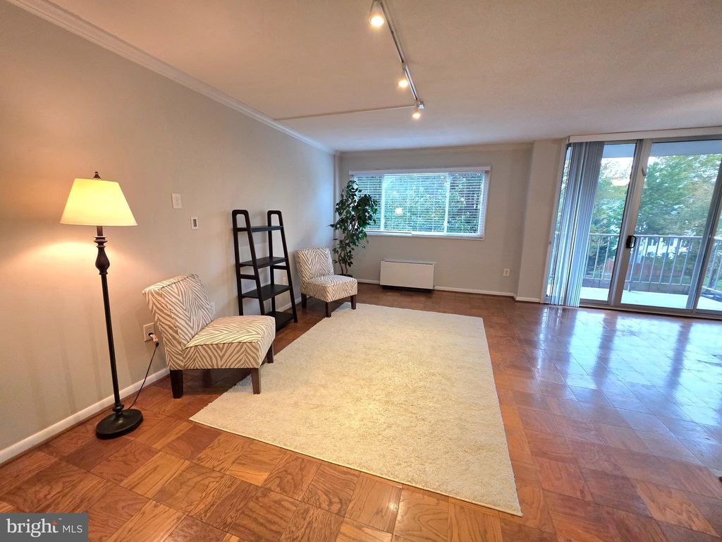 Photo of 2059 Huntington Avenue #312, ALEXANDRIA, VA 22303 (MLS # VAFX2276378)