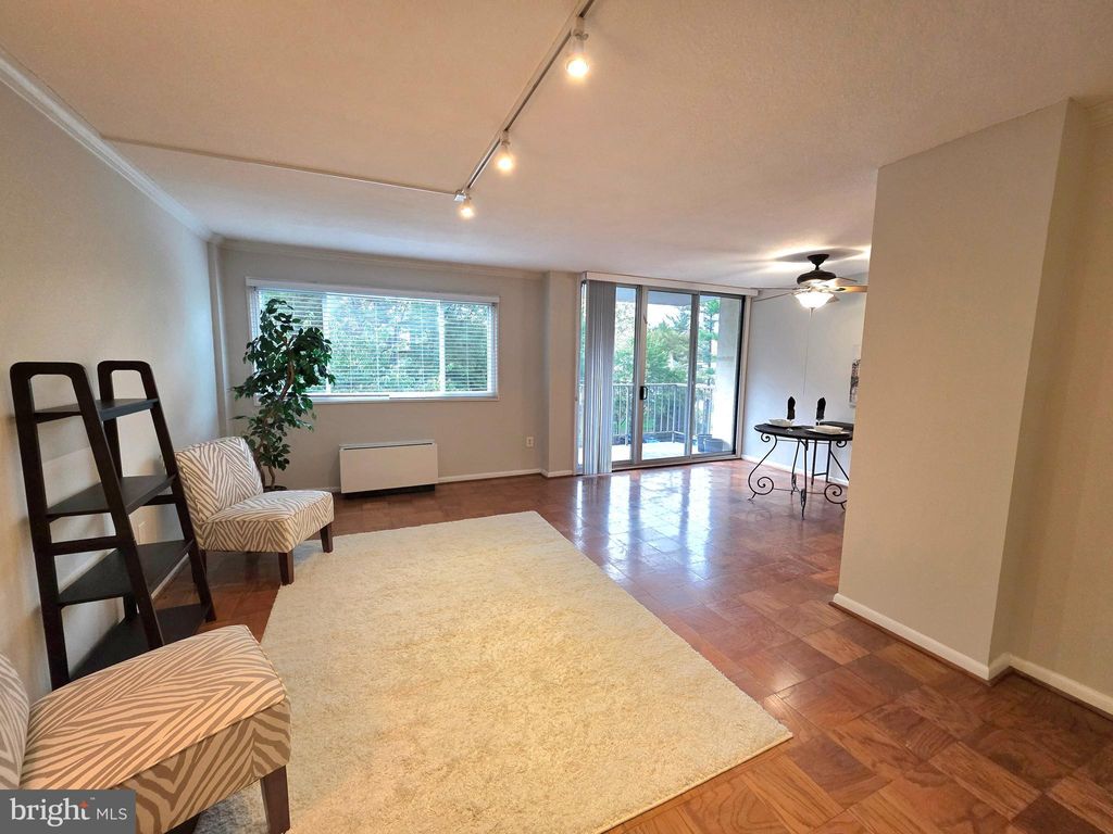 Photo of 2059 Huntington Avenue #312, ALEXANDRIA, VA 22303 (MLS # VAFX2276378)