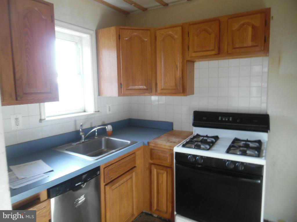 ARUNDEL VILLAGE - Residential