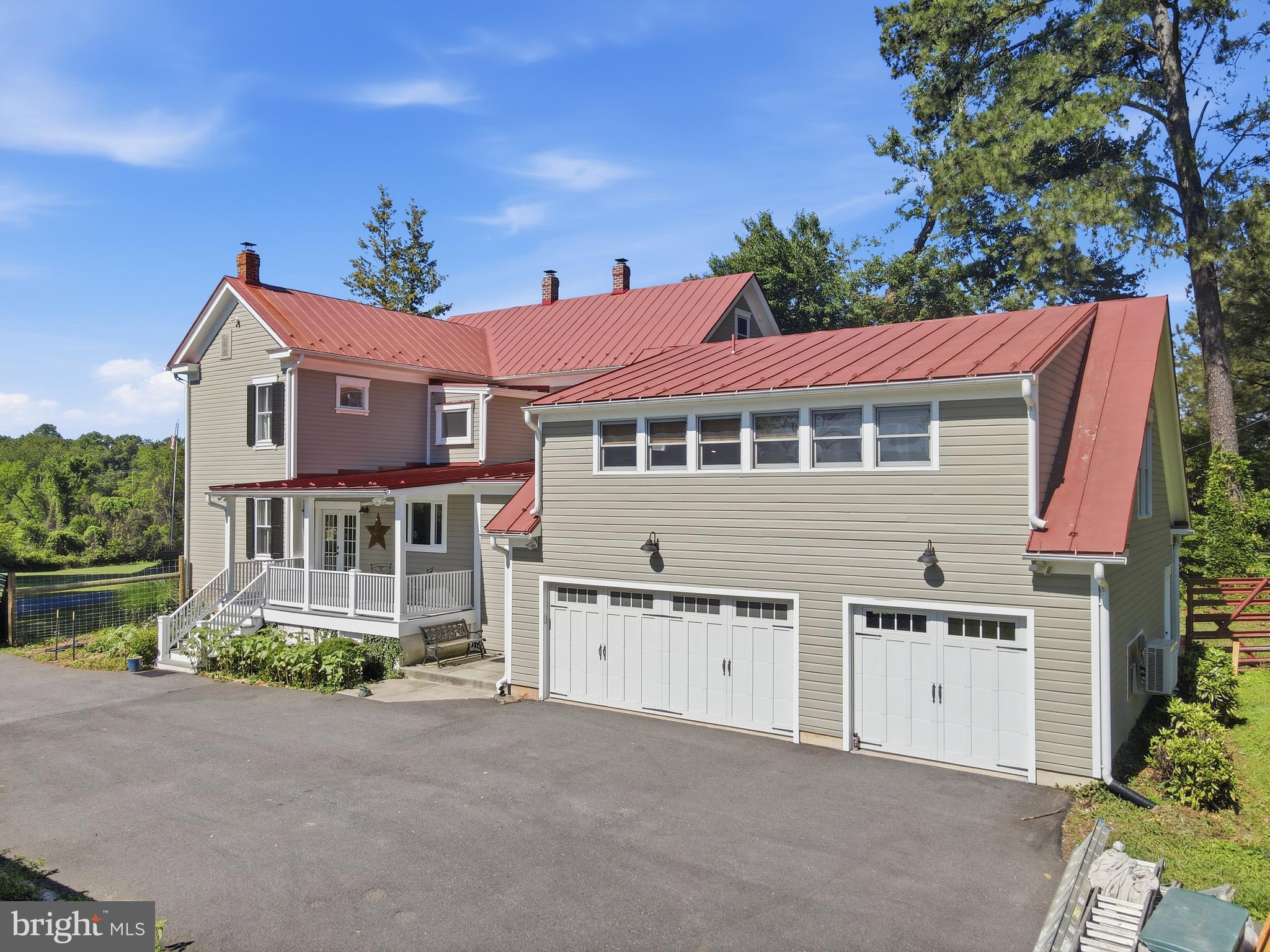 ROCKVILLE OUTSIDE - Residential