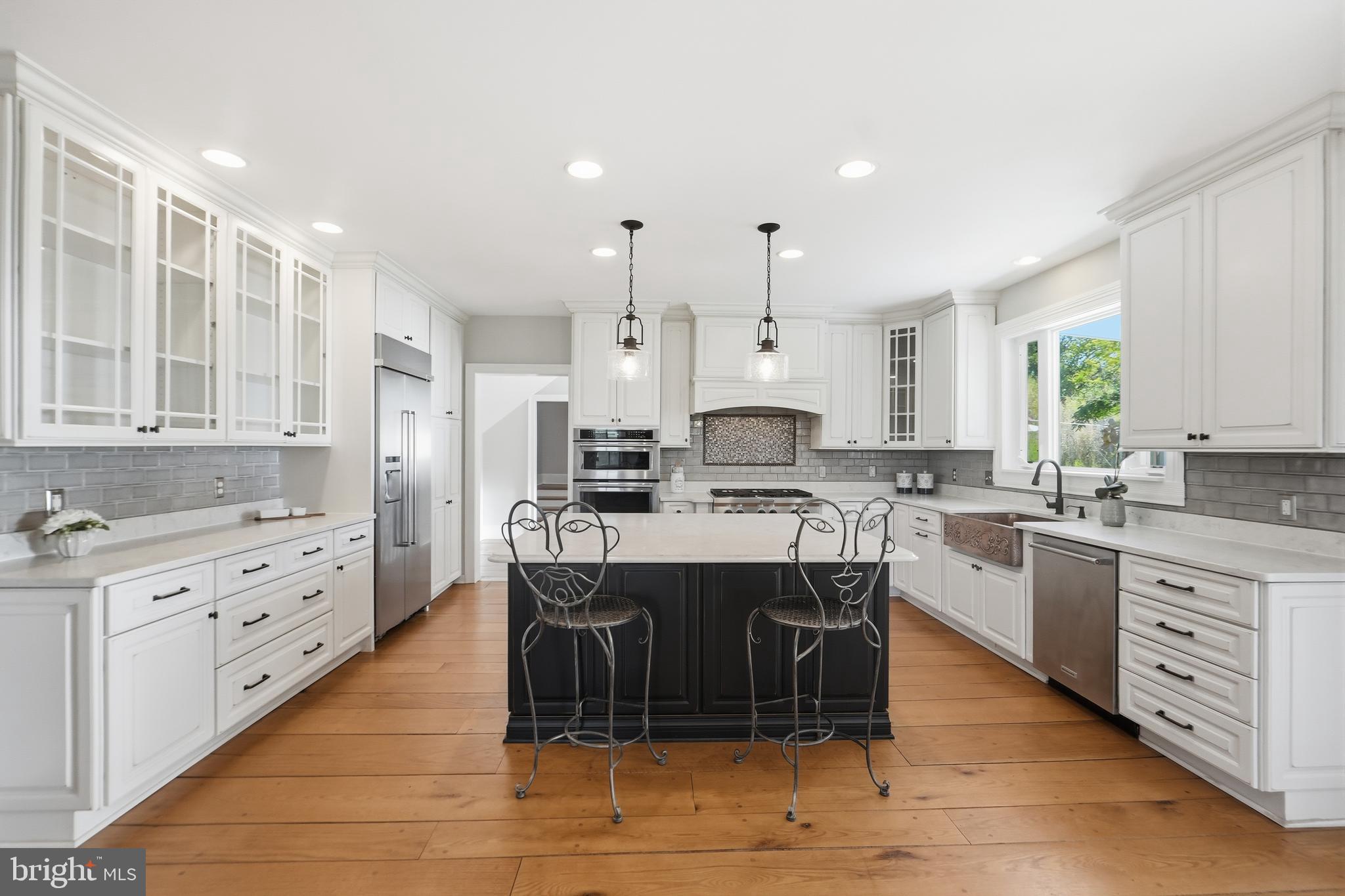 ROCKVILLE OUTSIDE - Residential