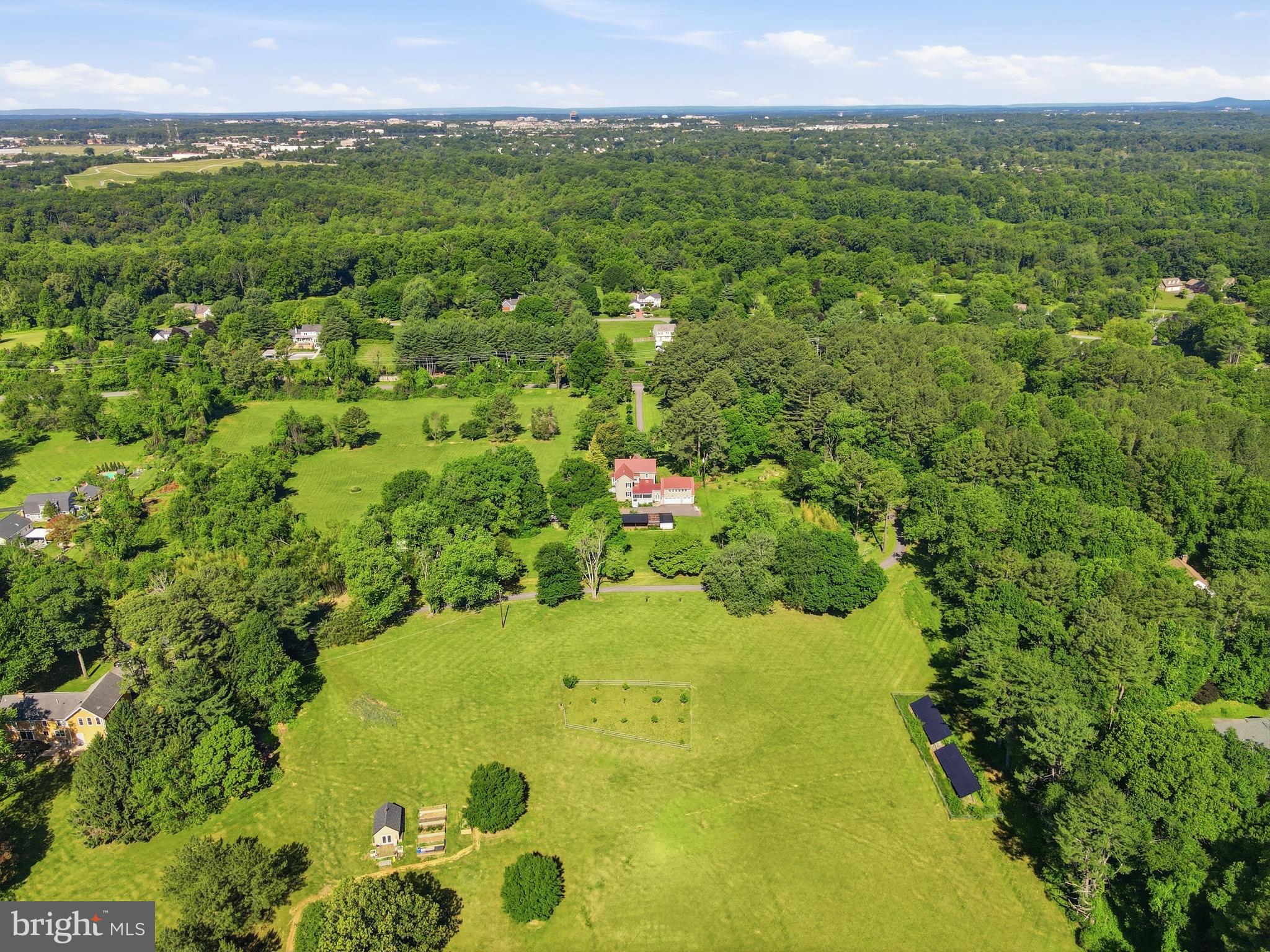 ROCKVILLE OUTSIDE - Residential