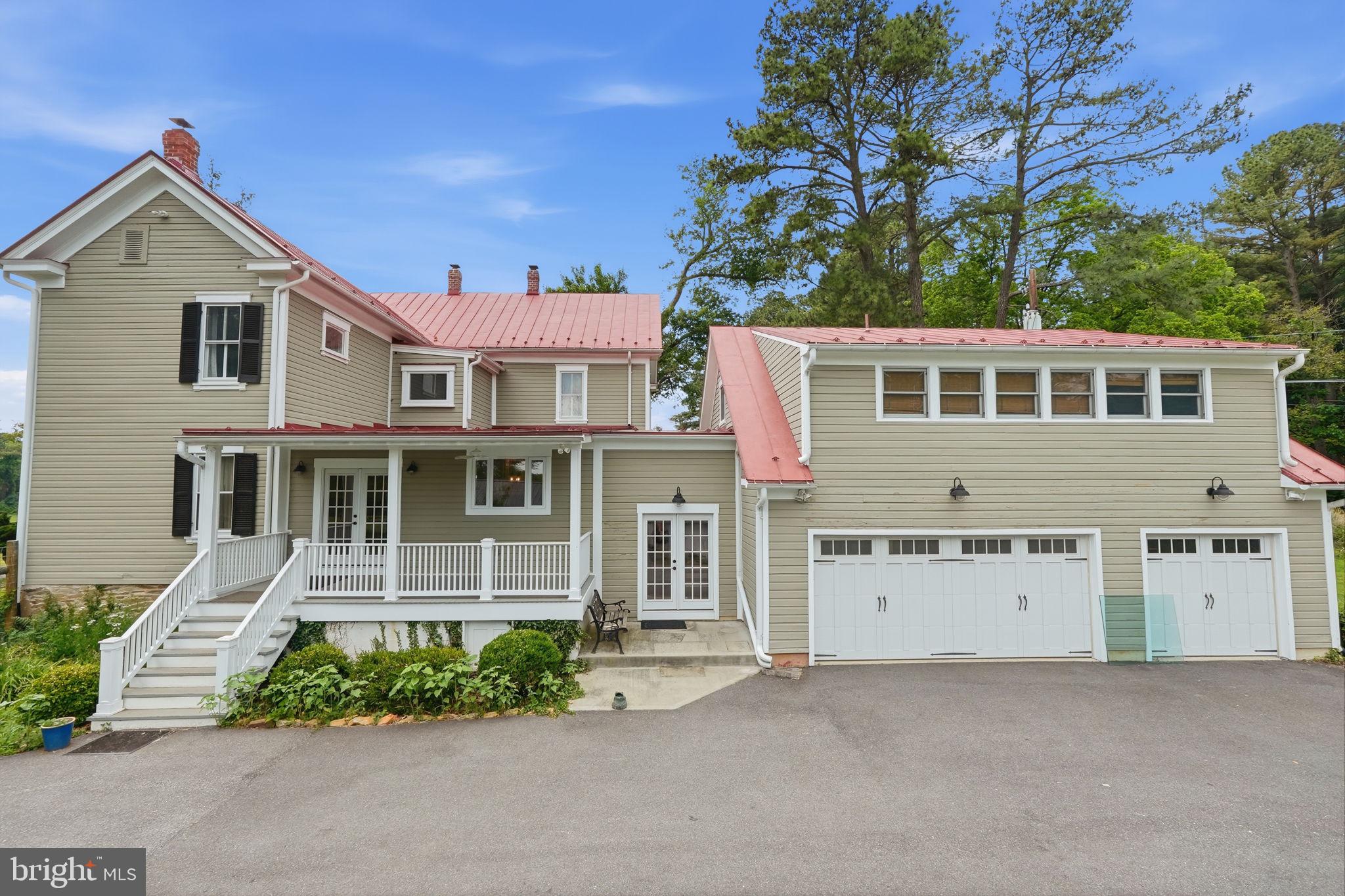 ROCKVILLE OUTSIDE - Residential
