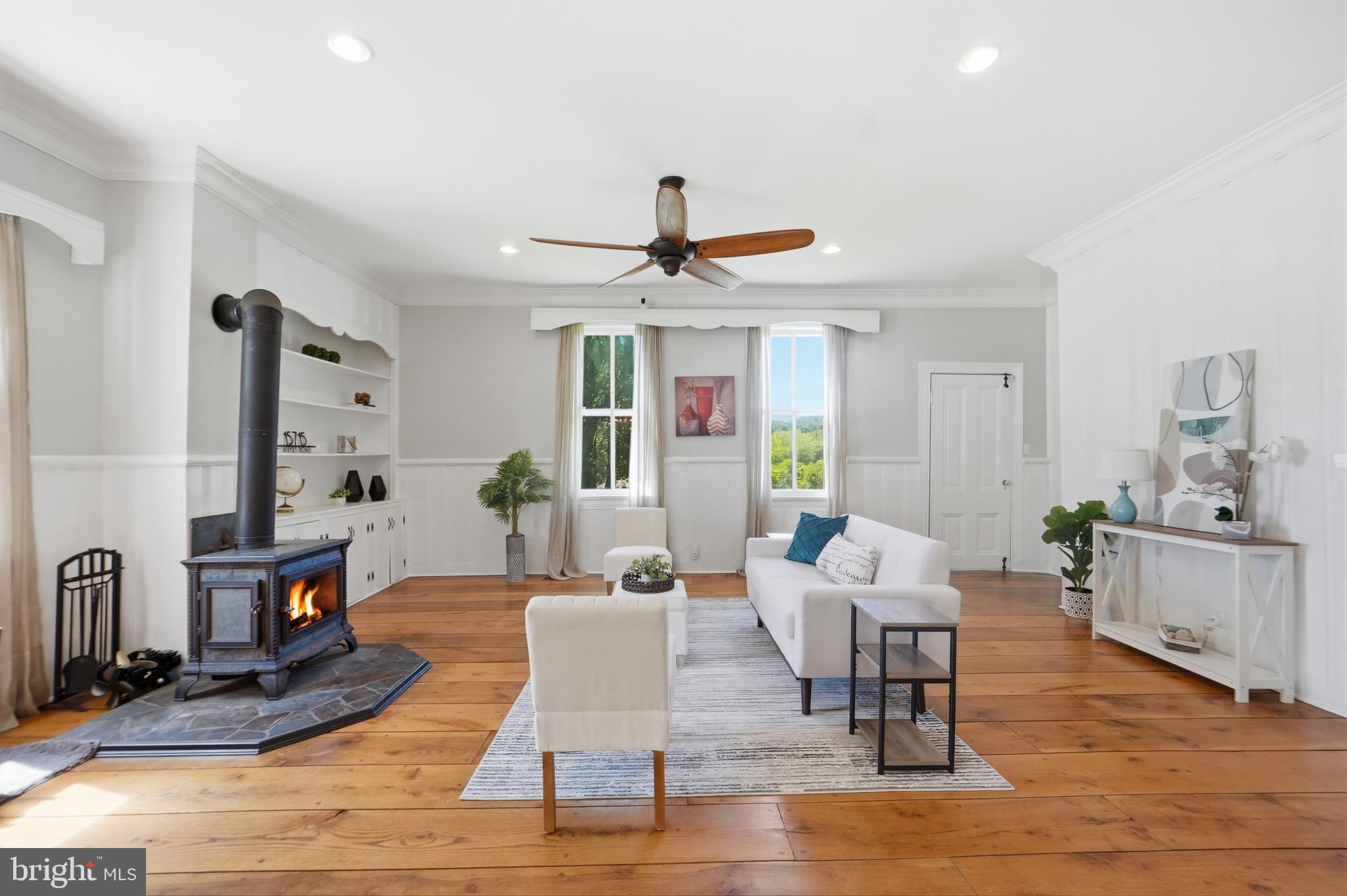 ROCKVILLE OUTSIDE - Residential
