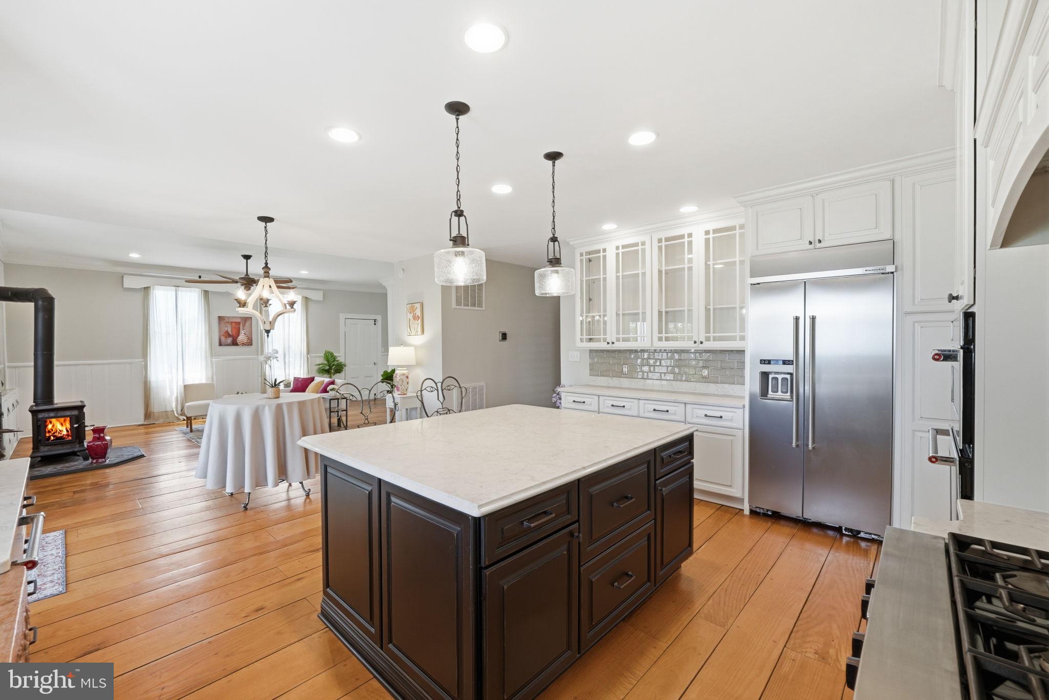 ROCKVILLE OUTSIDE - Residential