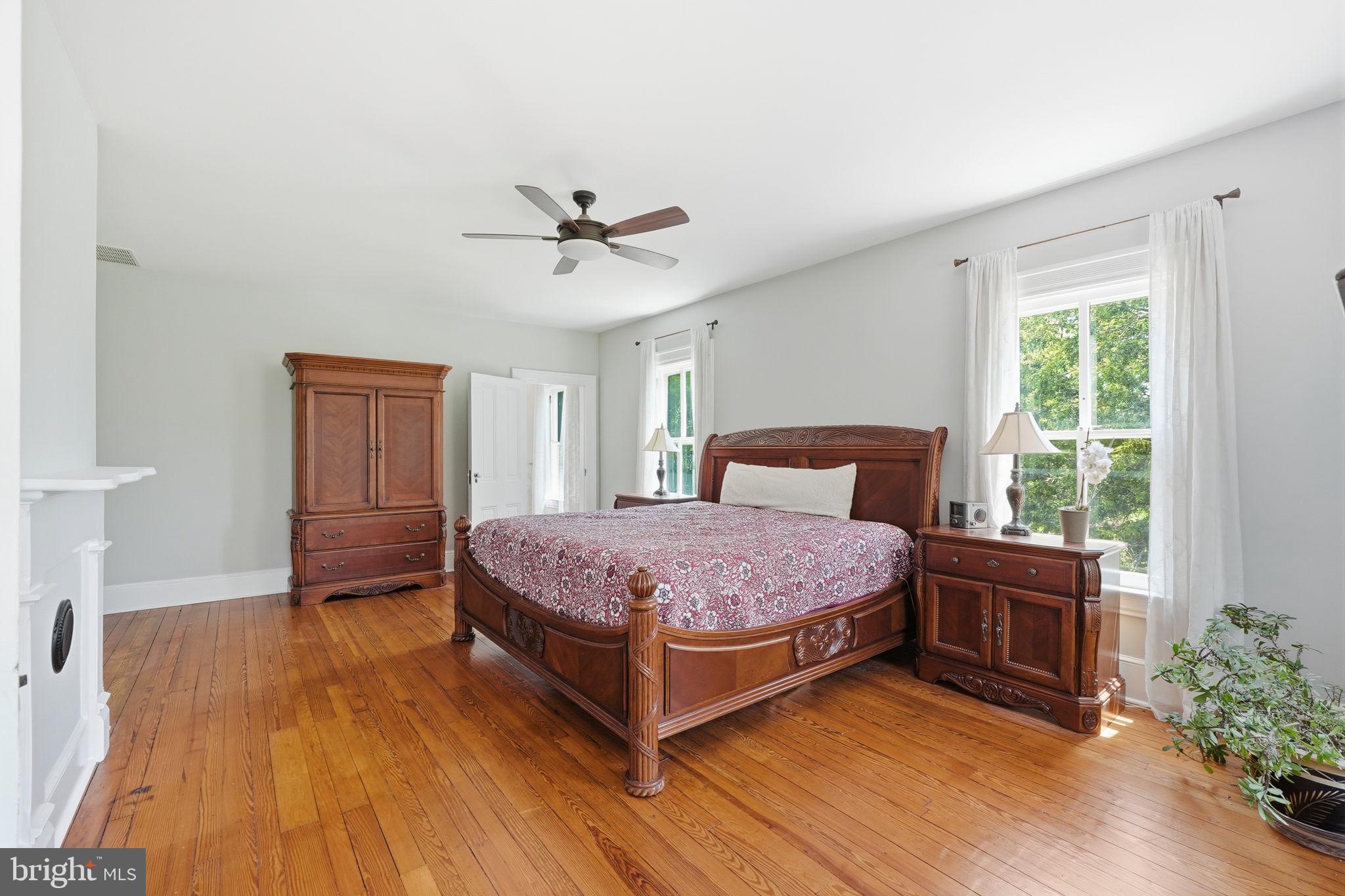 ROCKVILLE OUTSIDE - Residential