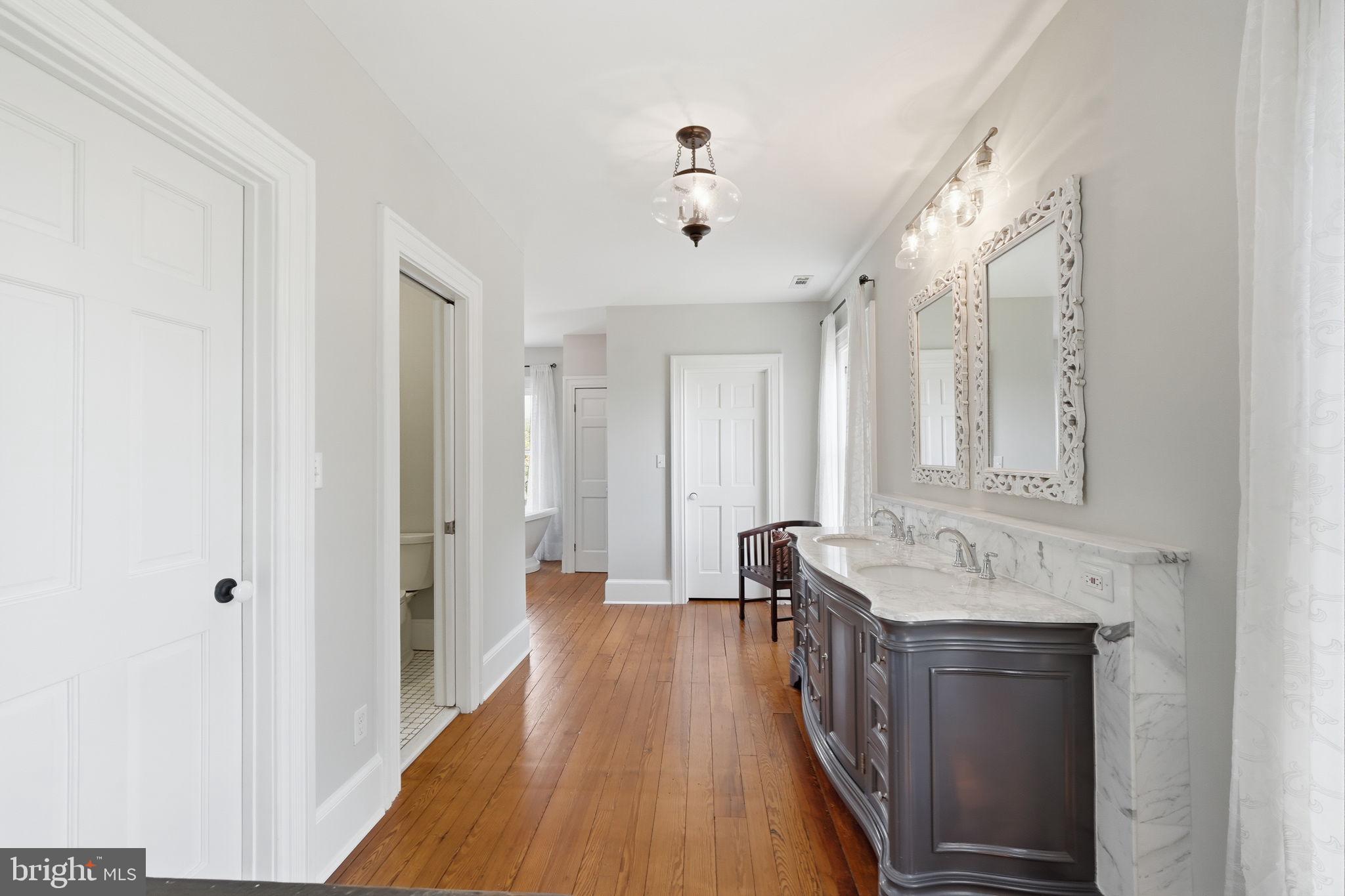 ROCKVILLE OUTSIDE - Residential